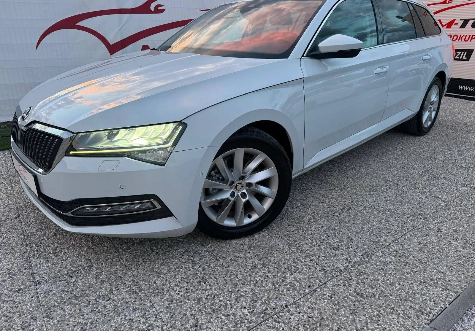 Zunanja slika - Škoda Superb - 2.0 TDI SportlineVIRTUL-ACC-VELIK SERVIS-DSGSERVIS - 1