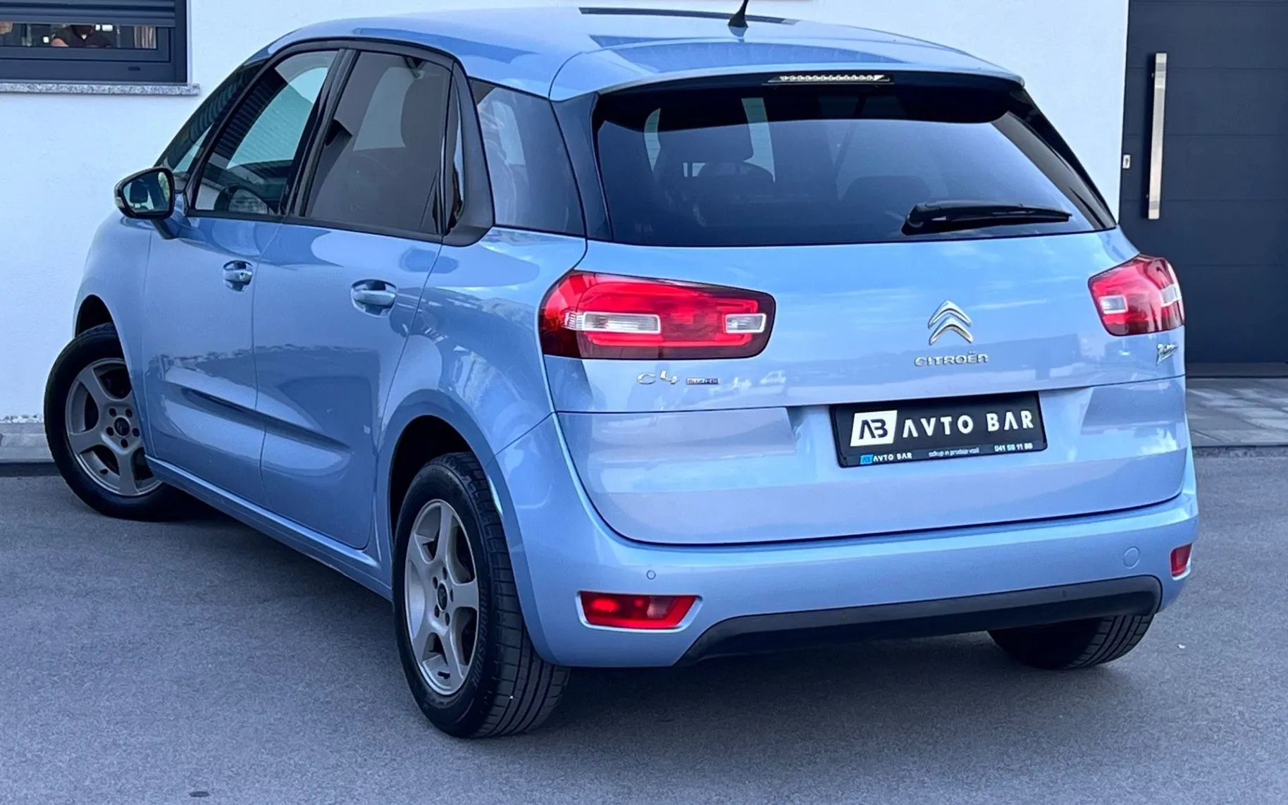 Notranja slika - Citroën C4 Picasso - 1.6 BlueHDi+ALU+LED+TEMP+PDC+SLO - 8