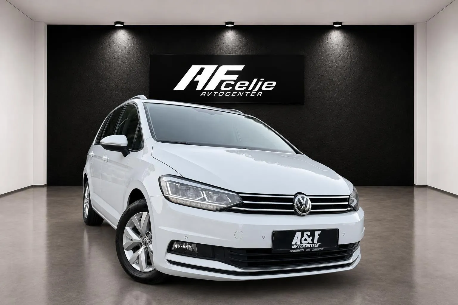 Zunanja slika - Volkswagen Touran - 2.0 TDI-H LINE-FUL LED-LIZING ZA TUJCE-KEYLES- - 3
