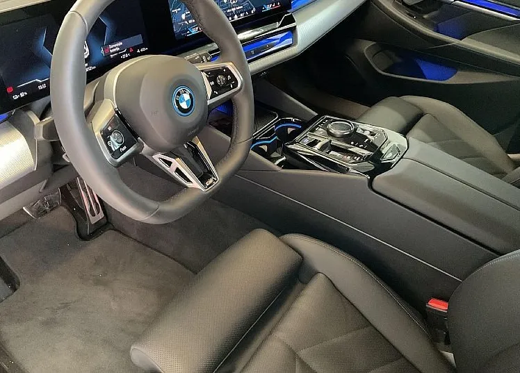 Zunanja slika - BMW i5 - eDrive40 touring M Sport - 9