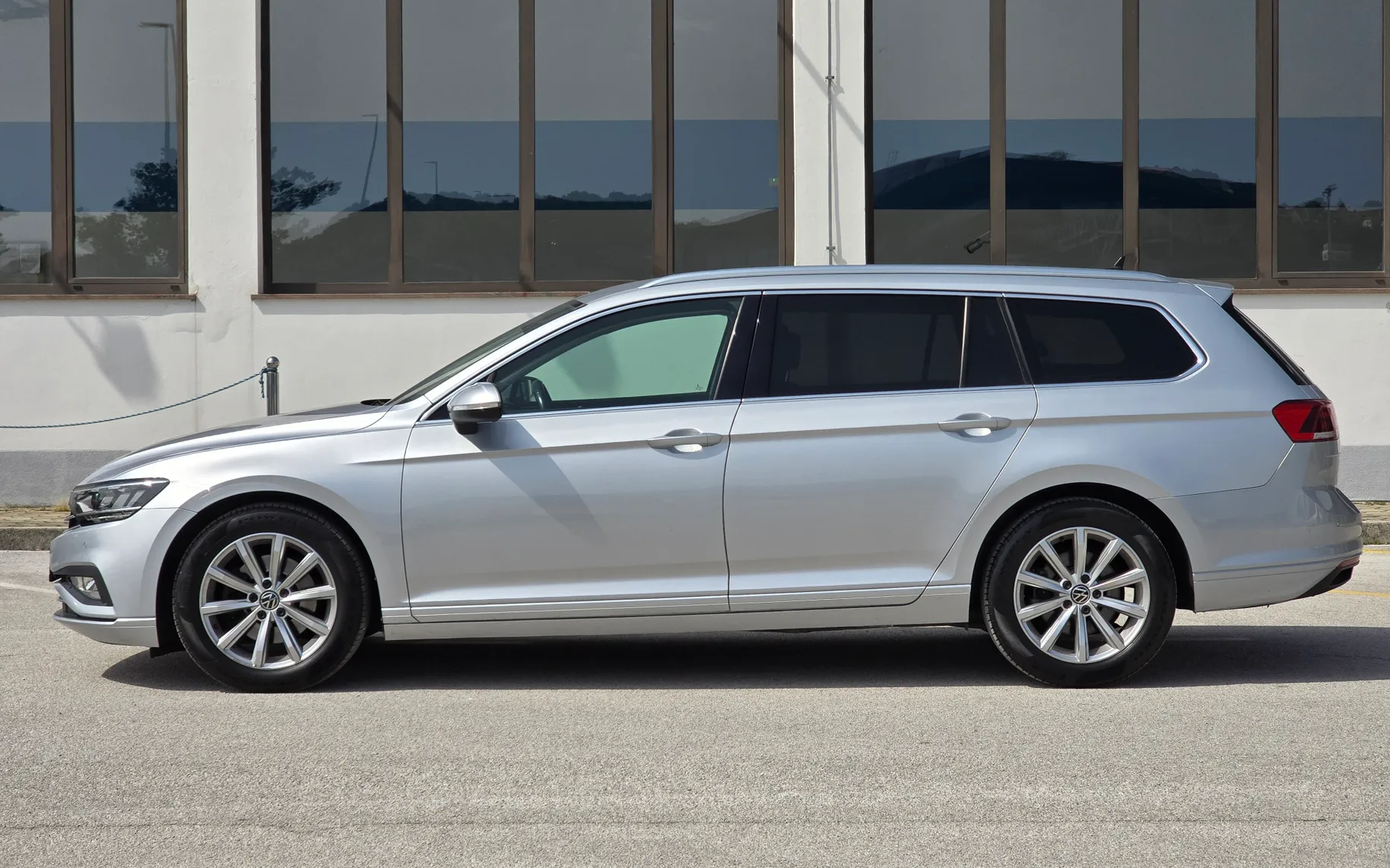 Zunanja slika - Volkswagen Passat - Variant 2,0 TDI BMT SCR Business DSG - 5
