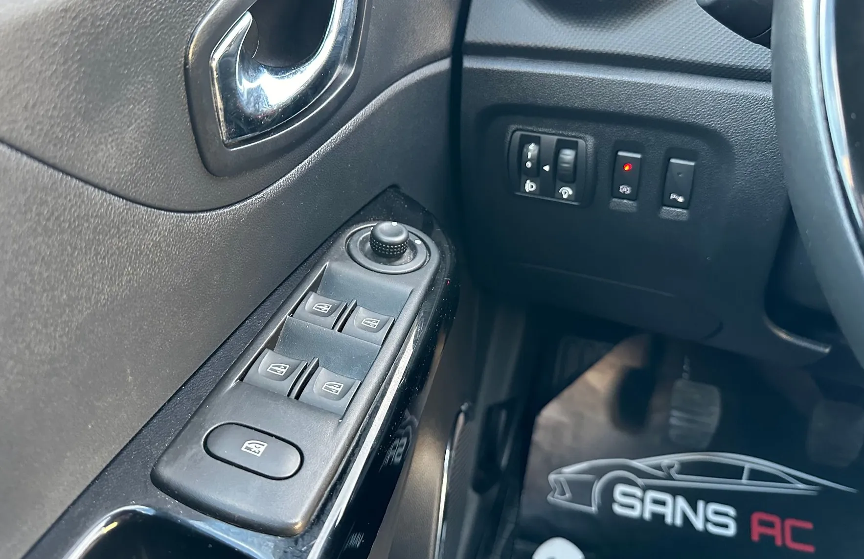 Zunanja slika - Renault Captur - dCi 90 - SLOVENSKI - PDC - NAVIGACIJA - TEMPOMAT - 15