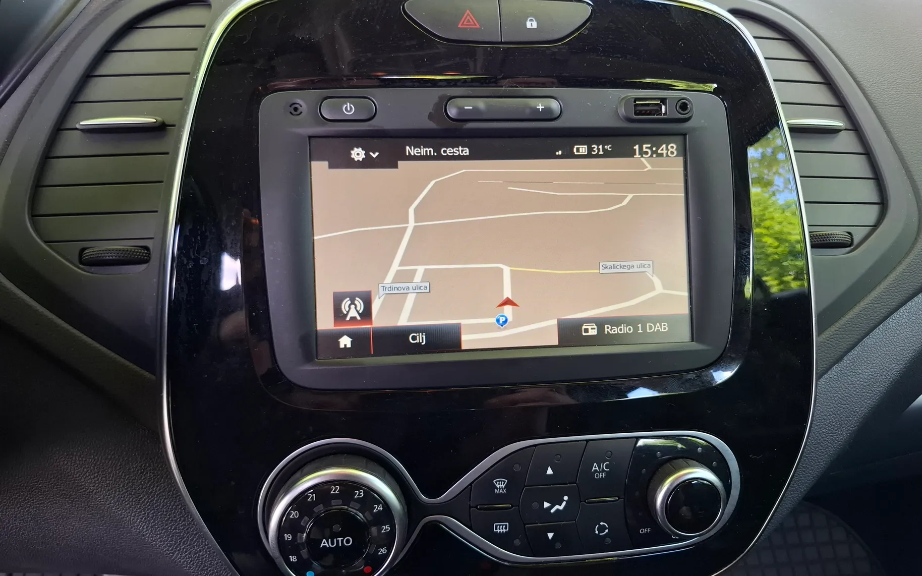 Notranja slika - Renault Captur - dCi 90 Intens - 5