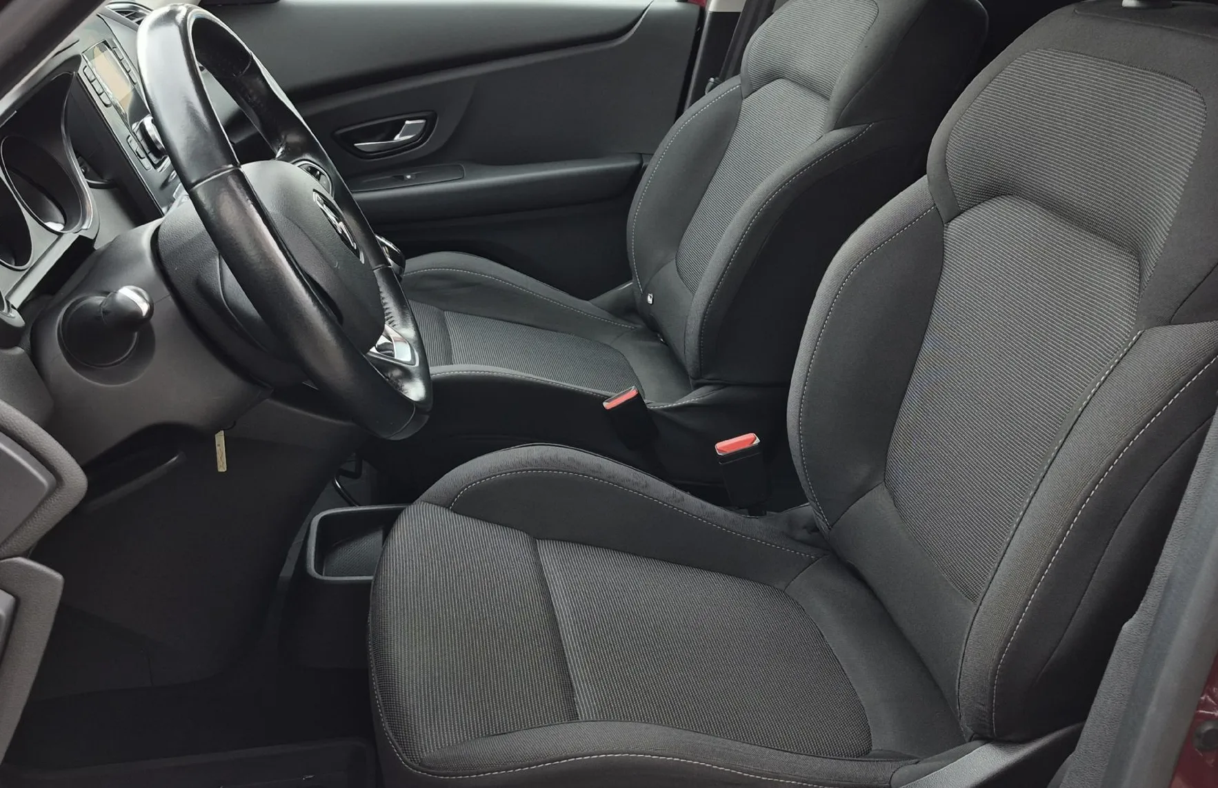 Zunanja slika - Renault Scénic - Grand Scenic Grand  TCe 115 Energy Zen - 9