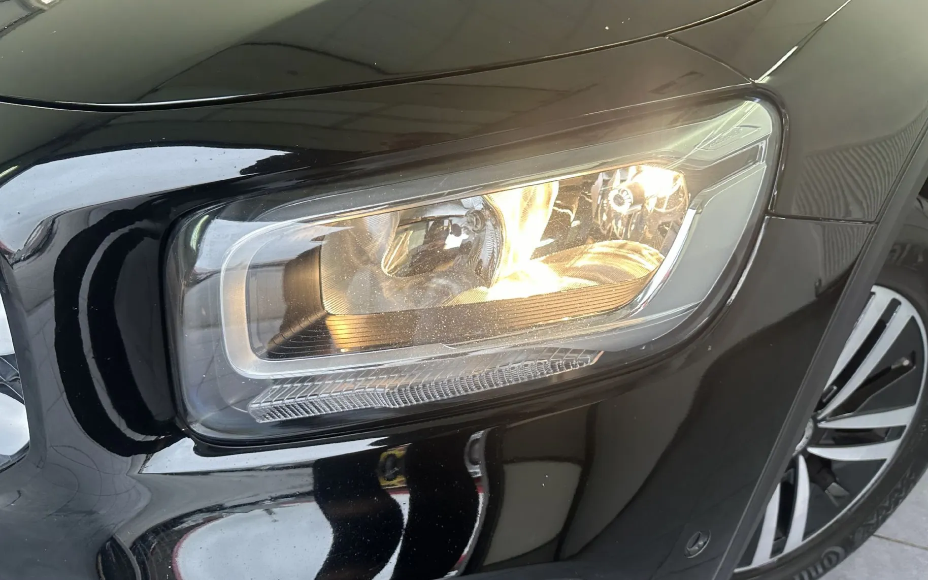 Zunanja slika - Mercedes-Benz GLB-Razred - GLB 200 d 4MATIC Avt.NEMŠKI.KAMERA.PANORAMA.NAVI - 2