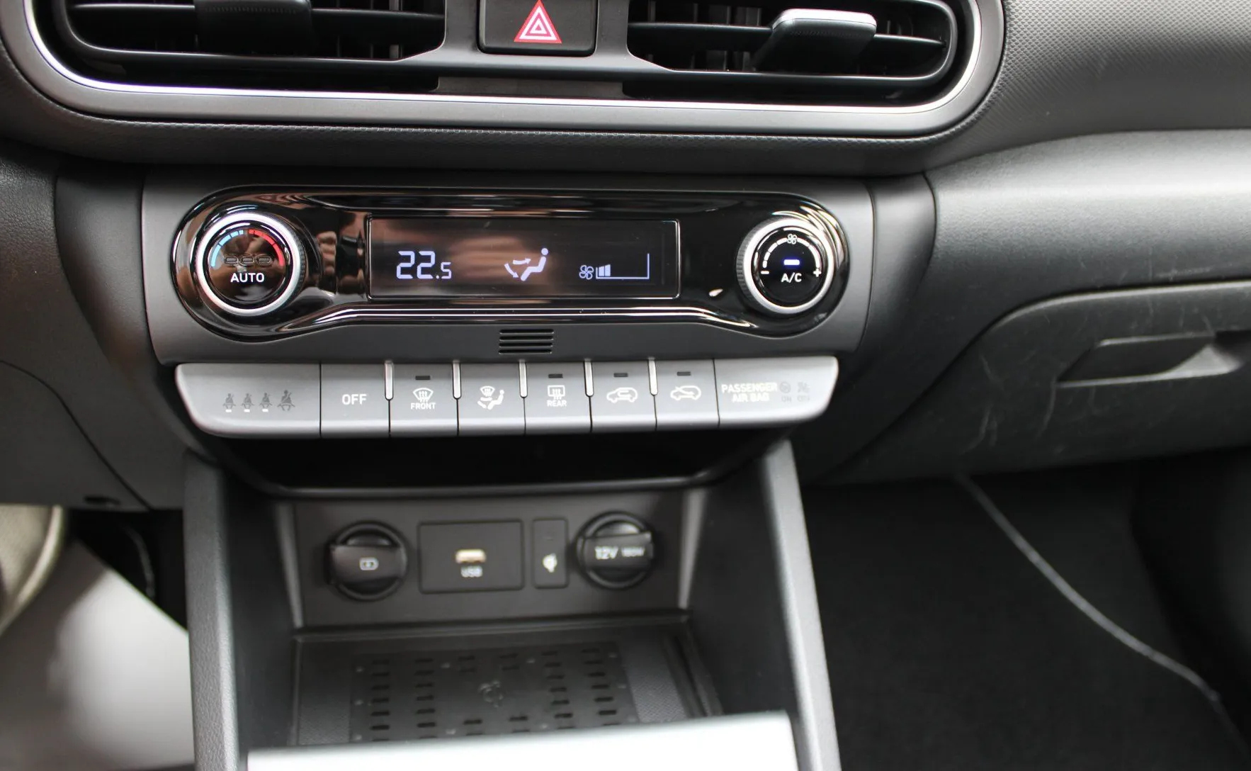 Zunanja slika - Hyundai Kona - 1.6 CRDi 136 MHEV Executive DCT - 19