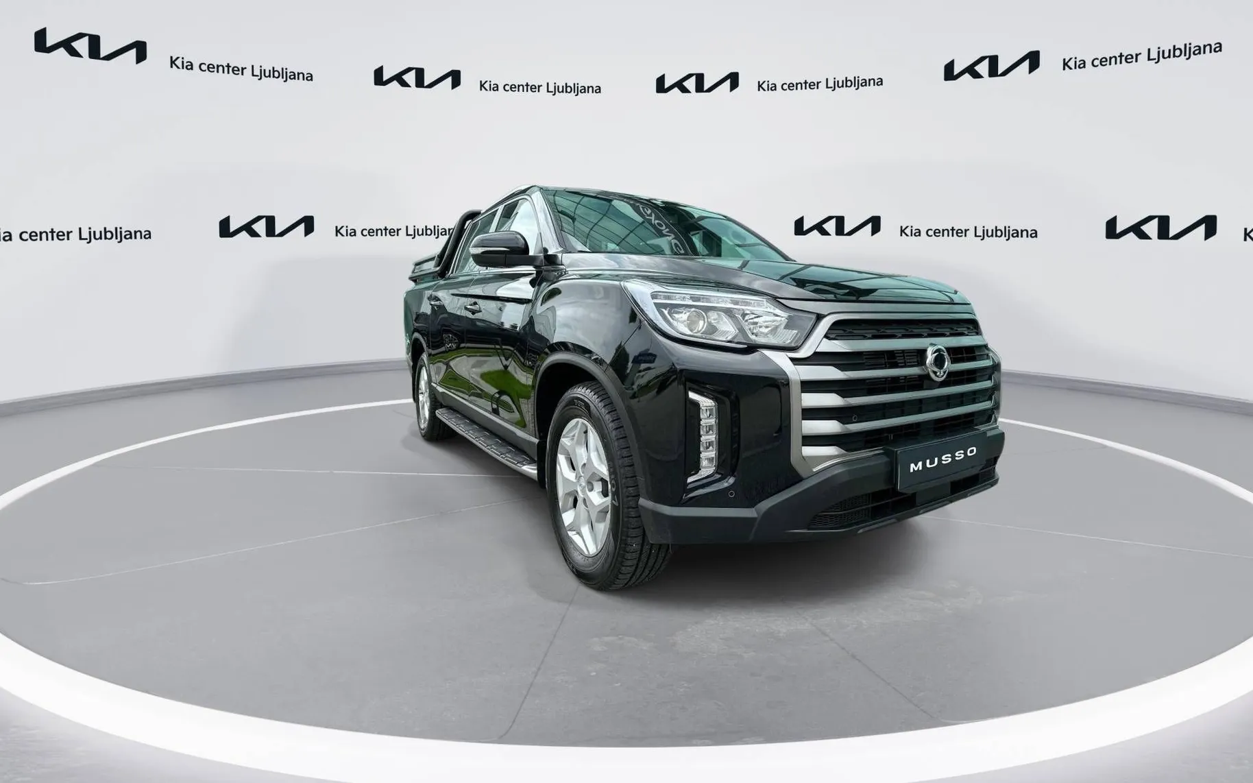 Zunanja slika - SsangYong Musso - Grand 2.2 XDi Ultimate 4WD AT - 3