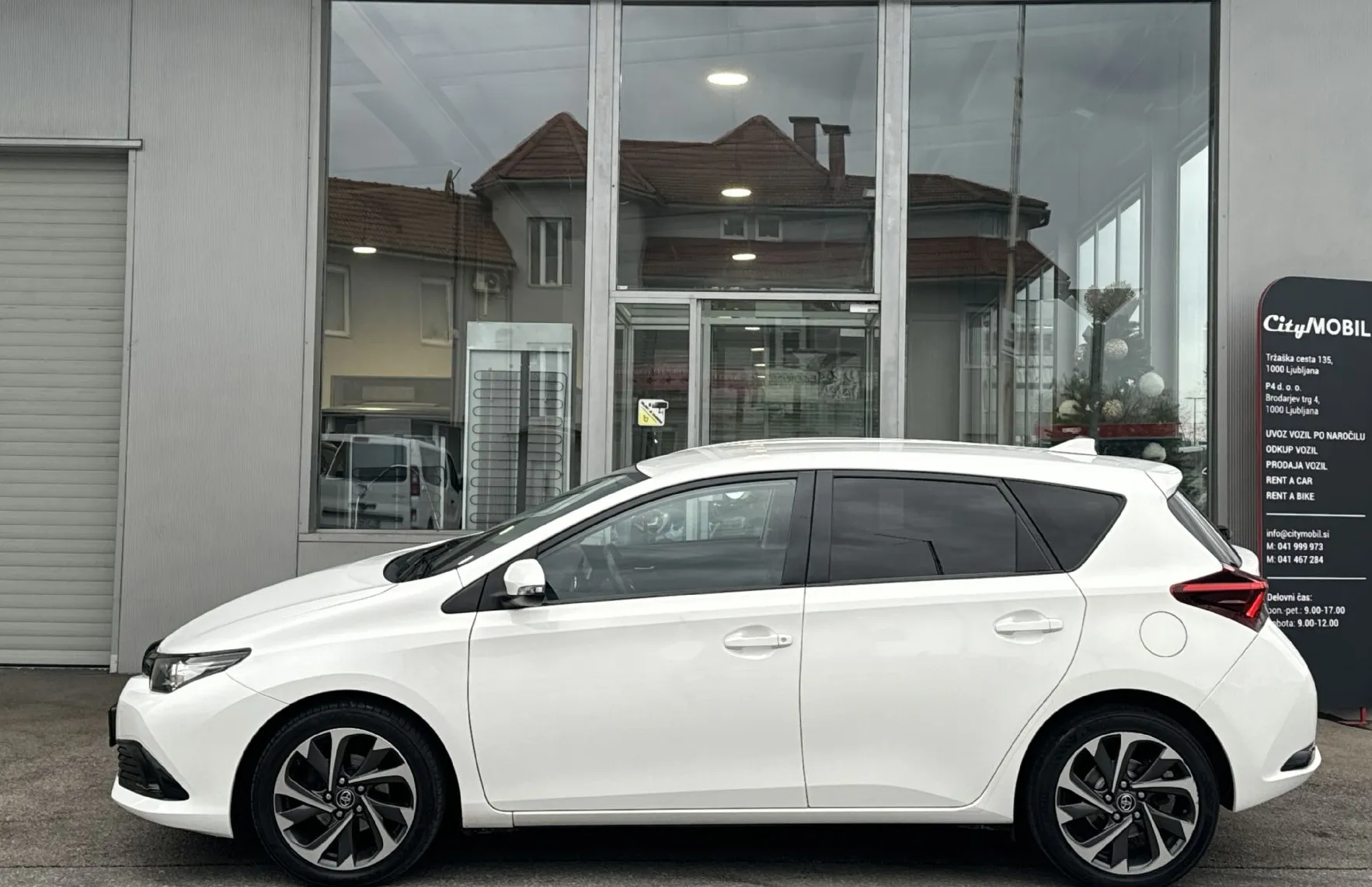Zunanja slika - Toyota Auris - SLO-SPORT-KAMERA-TEMPOMAT-2xKLIMA-12 MESEČNO JAM. - 6