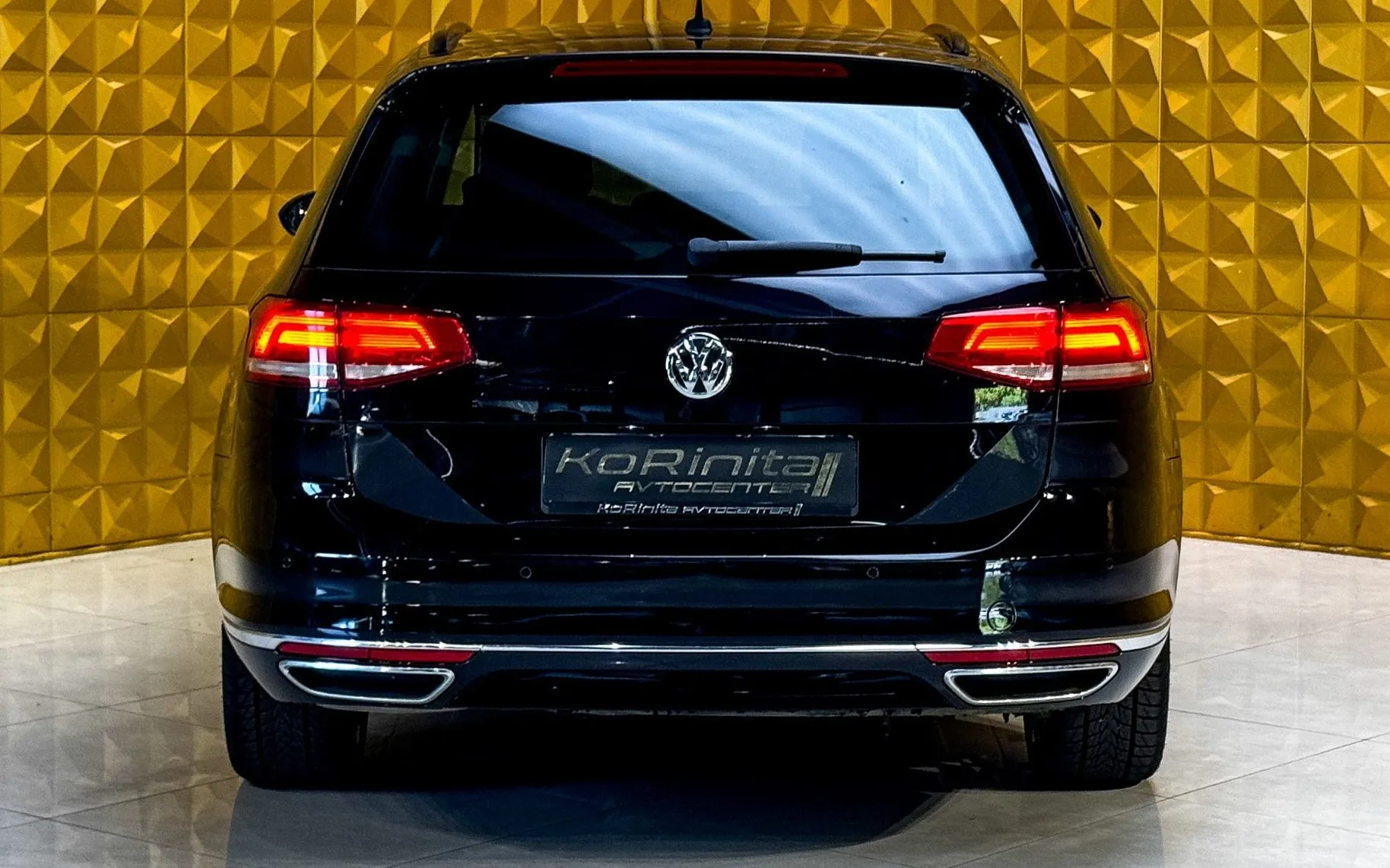 Notranja slika - Volkswagen Passat Variant - 2.0 TDI AUT.-LED-RADAR TRMP-GRETJE-NAVI-PDC - 10