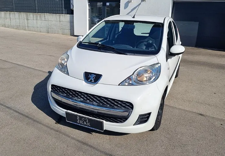 Zunanja slika - Peugeot 107 - Style 1.0 2-Tronic 73670KM.PRVI L., SER. VERIGA - 2