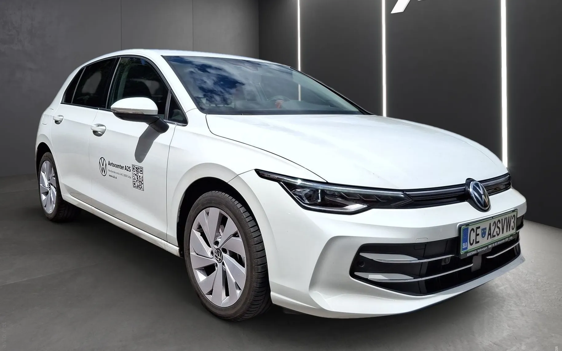 Zunanja slika - Volkswagen Golf - 1.5 eHybrid DSG Style 204KM - 2