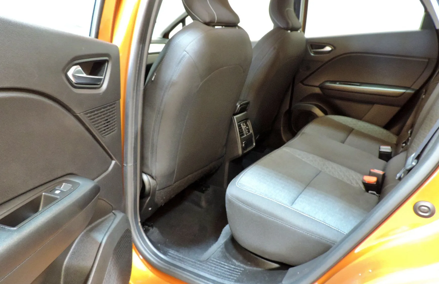 Zunanja slika - Renault Captur - E-Tech 145  Avt. - 10