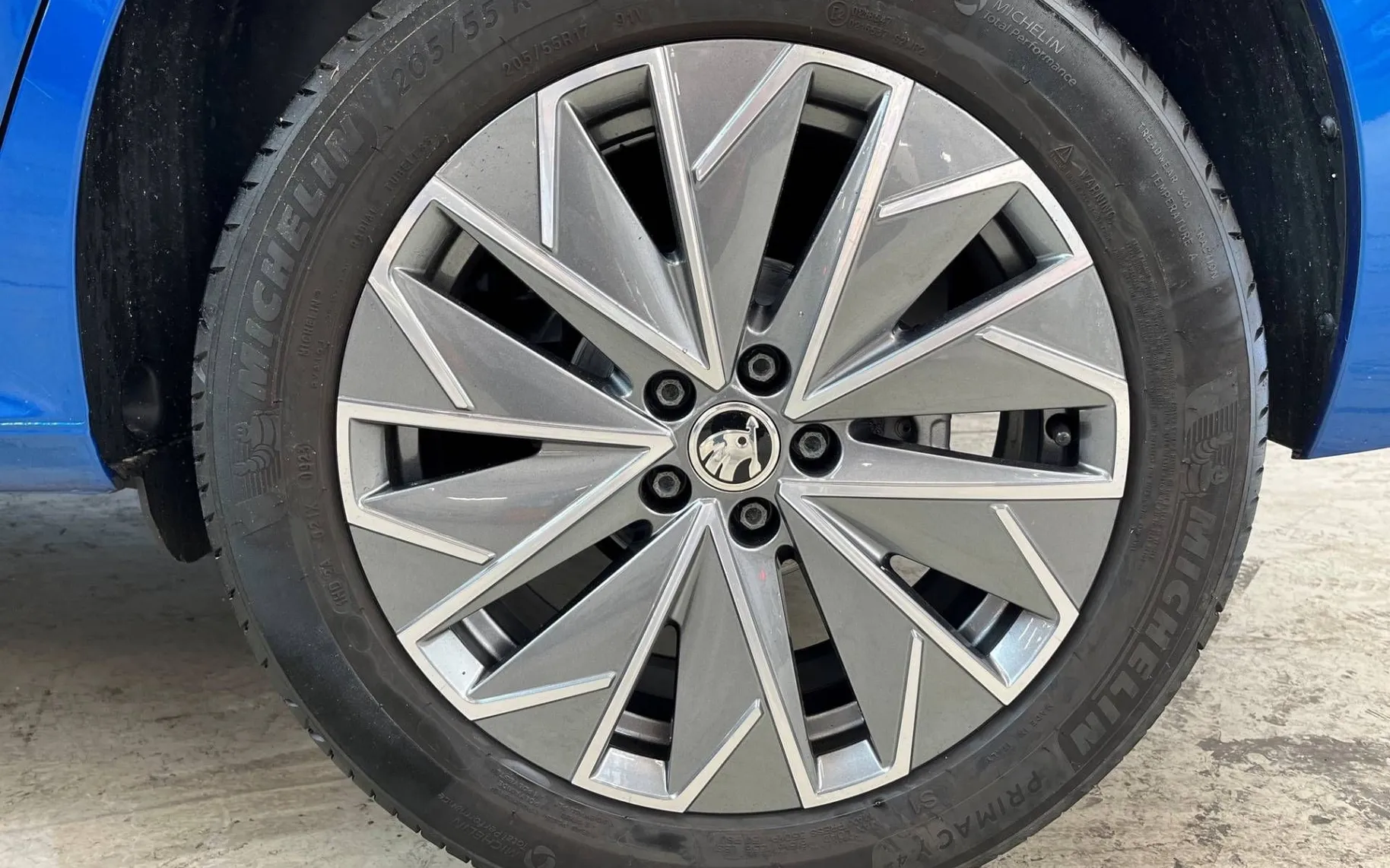 Notranja slika - Škoda Kamiq - 1.5 TSI Ambition Tour DSG - 9