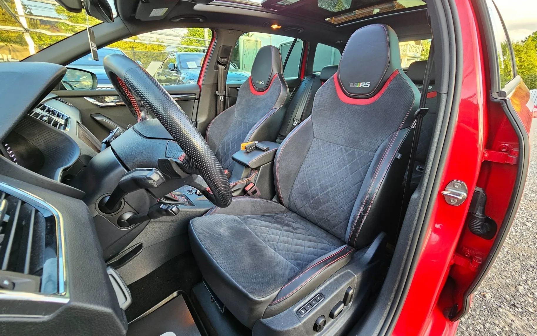 Notranja slika - Škoda Octavia - Combi 2.0 TSI RS 245 DSG |VIRTUAL|PANO|KAMERA|TO.. - 8