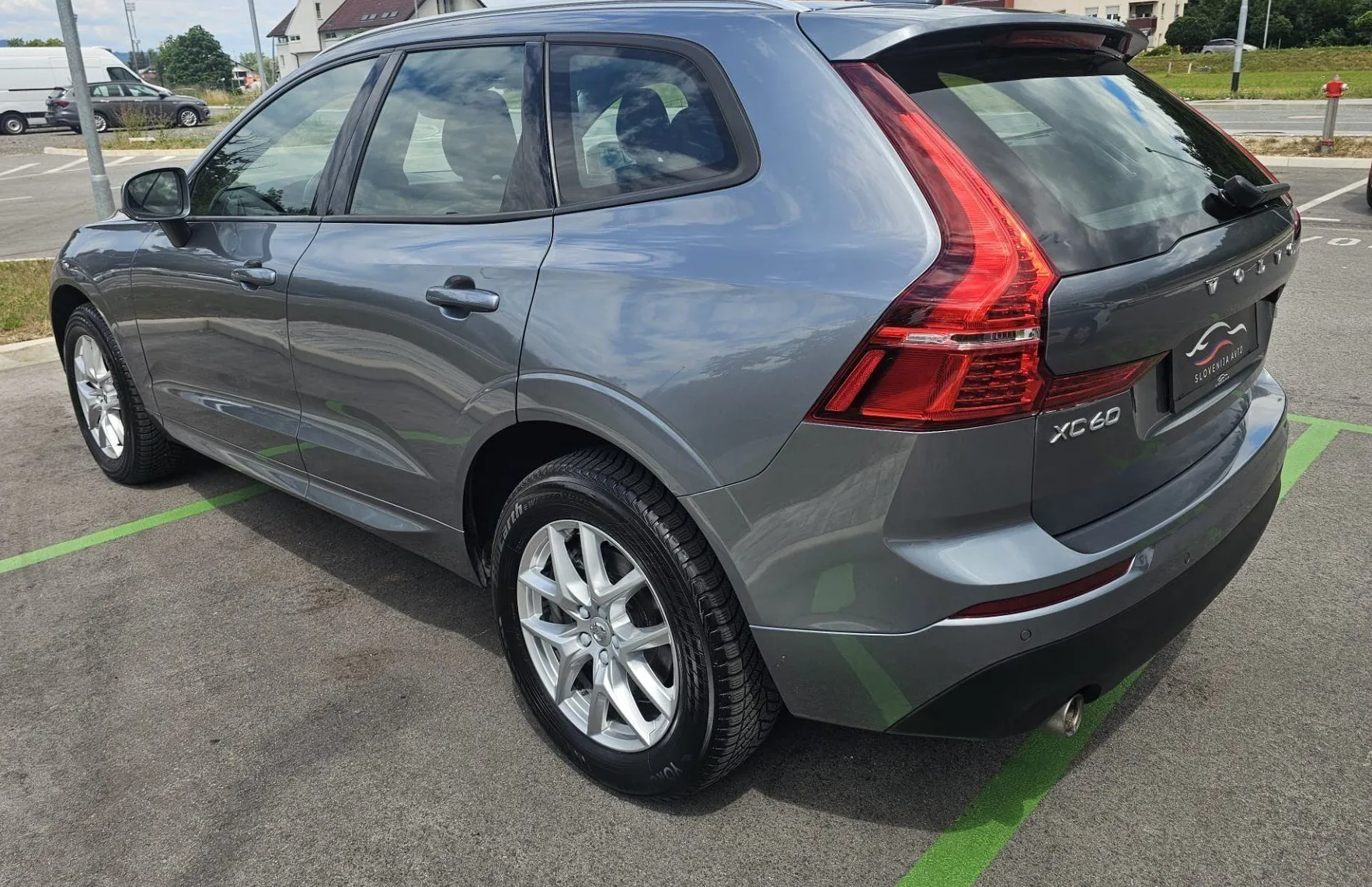 Zunanja slika - Volvo XC60 - B4D AWD Mom.Pro Avt.|panorama|wirtual|Navi|AC|Asis - 6