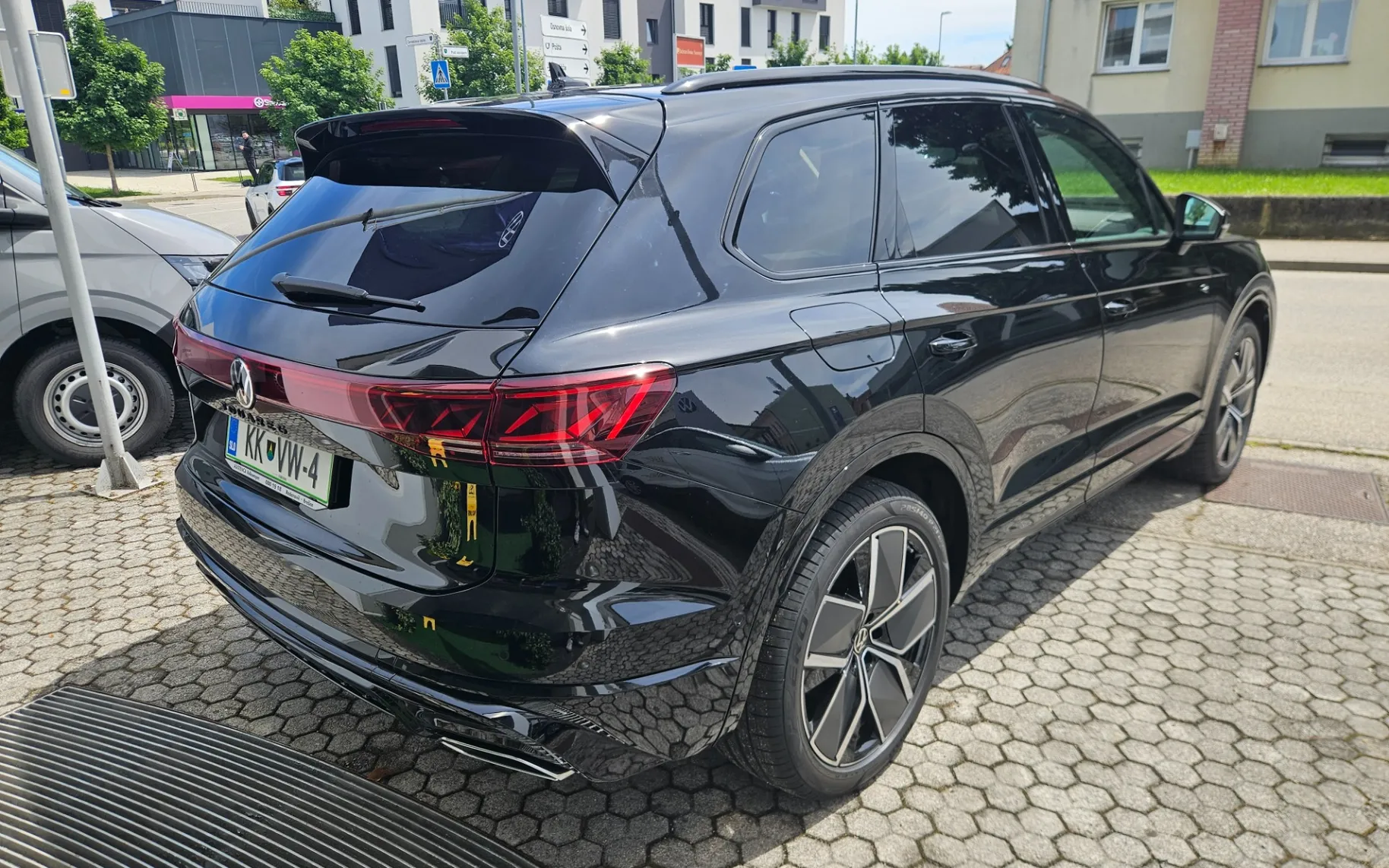 Zunanja slika - Volkswagen Touareg - 4motion V6 TDI BMT R-Line Final Edition - 3
