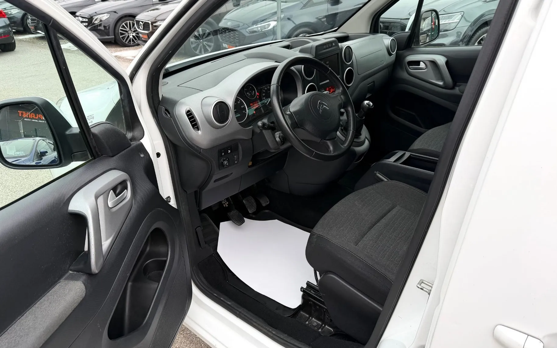 Zunanja slika - Citroën Berlingo - 1.6 BlueHDi SHINE SLO 2.LASTNIK AVTO.KLIMA - 12