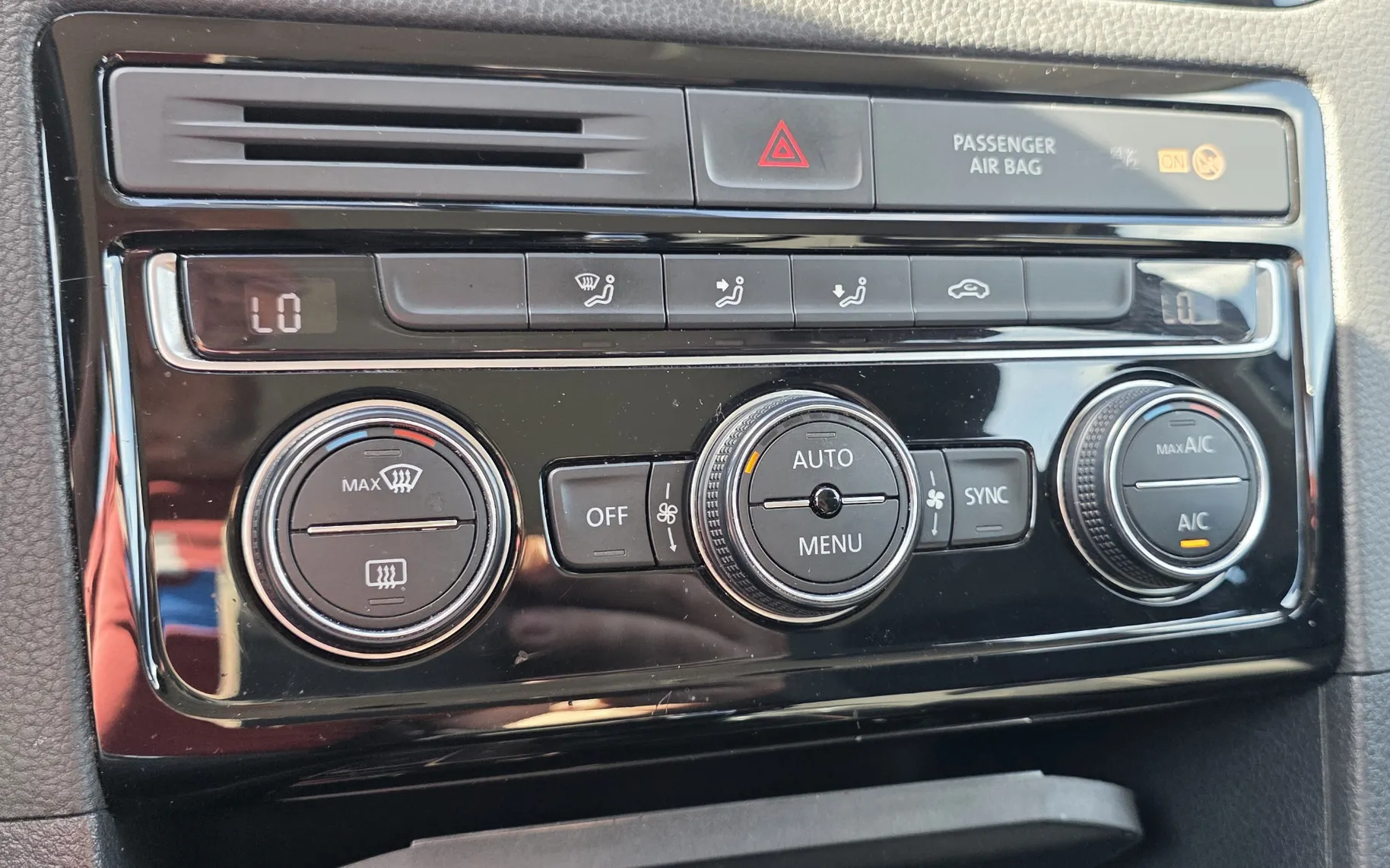 Zunanja slika - Volkswagen Golf - Sportsvan 1,6 TDI BMT DSG 1.LAST SLO PDC TEMP - 13