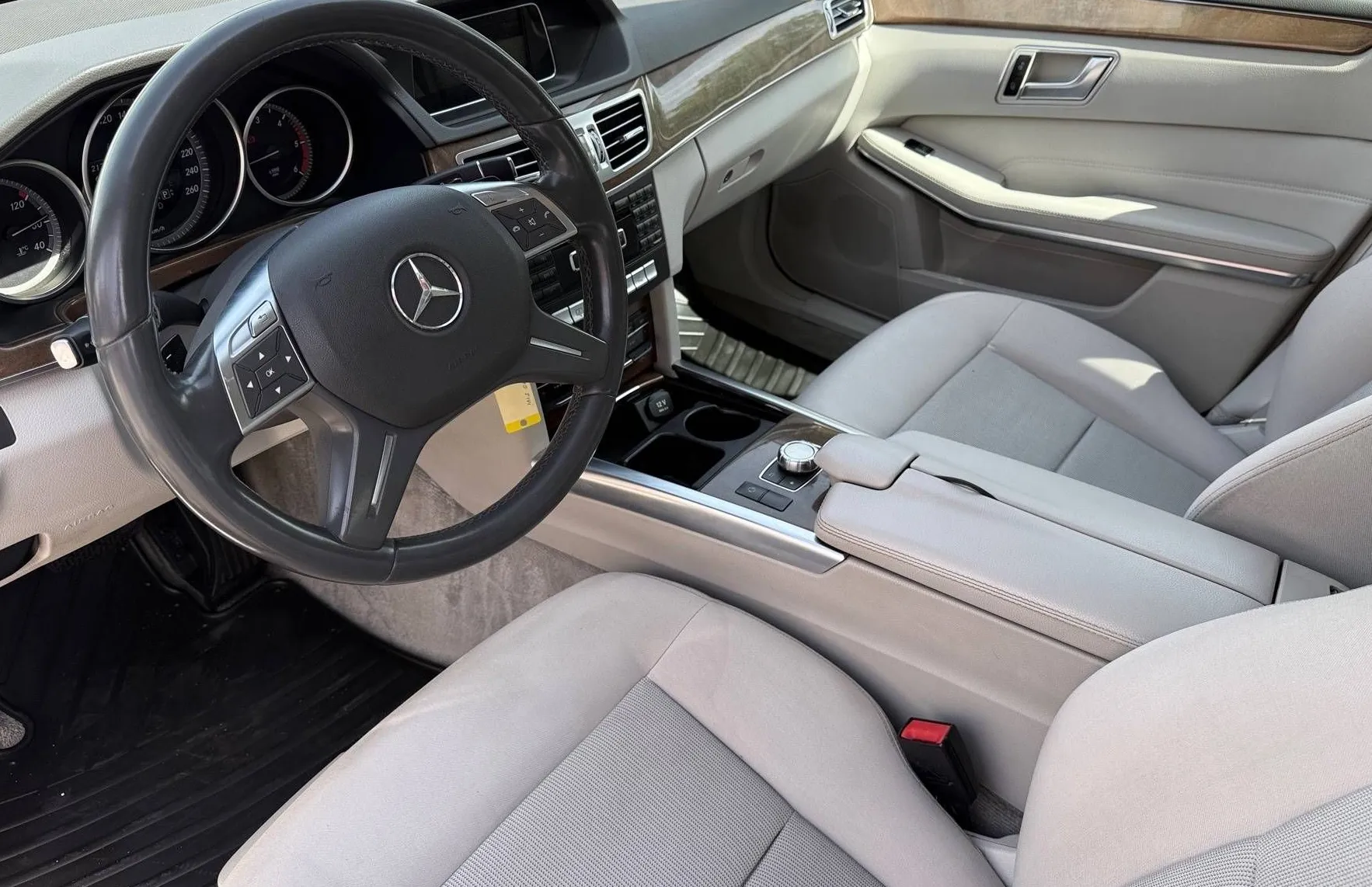 Zunanja slika - Mercedes-Benz E-Razred - E 220 CDI SLOVENSKI NAVIGACIJA TEMPOMAT PDC HI-FI - 15