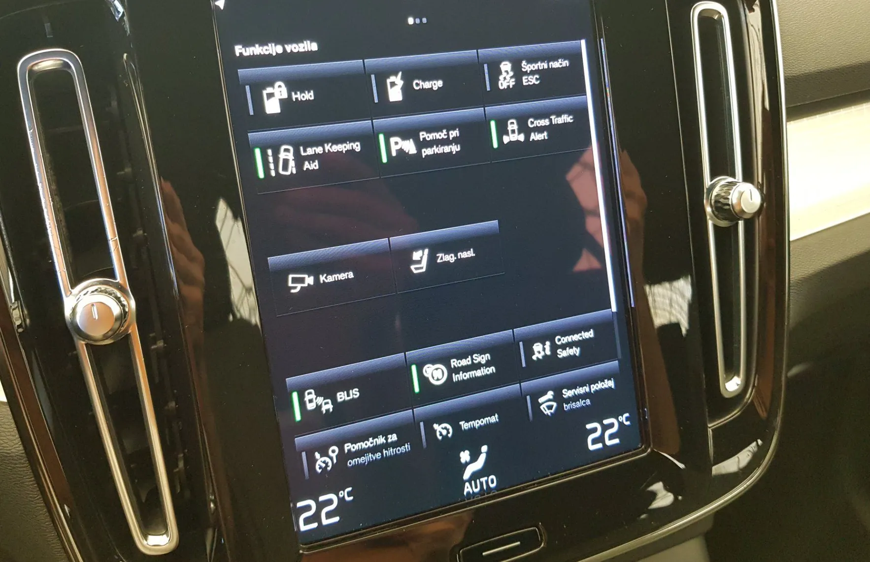 Zunanja slika - Volvo XC40 - T4 Recharge Twin Engine Inscription KAMERA PRIKLOP - 16