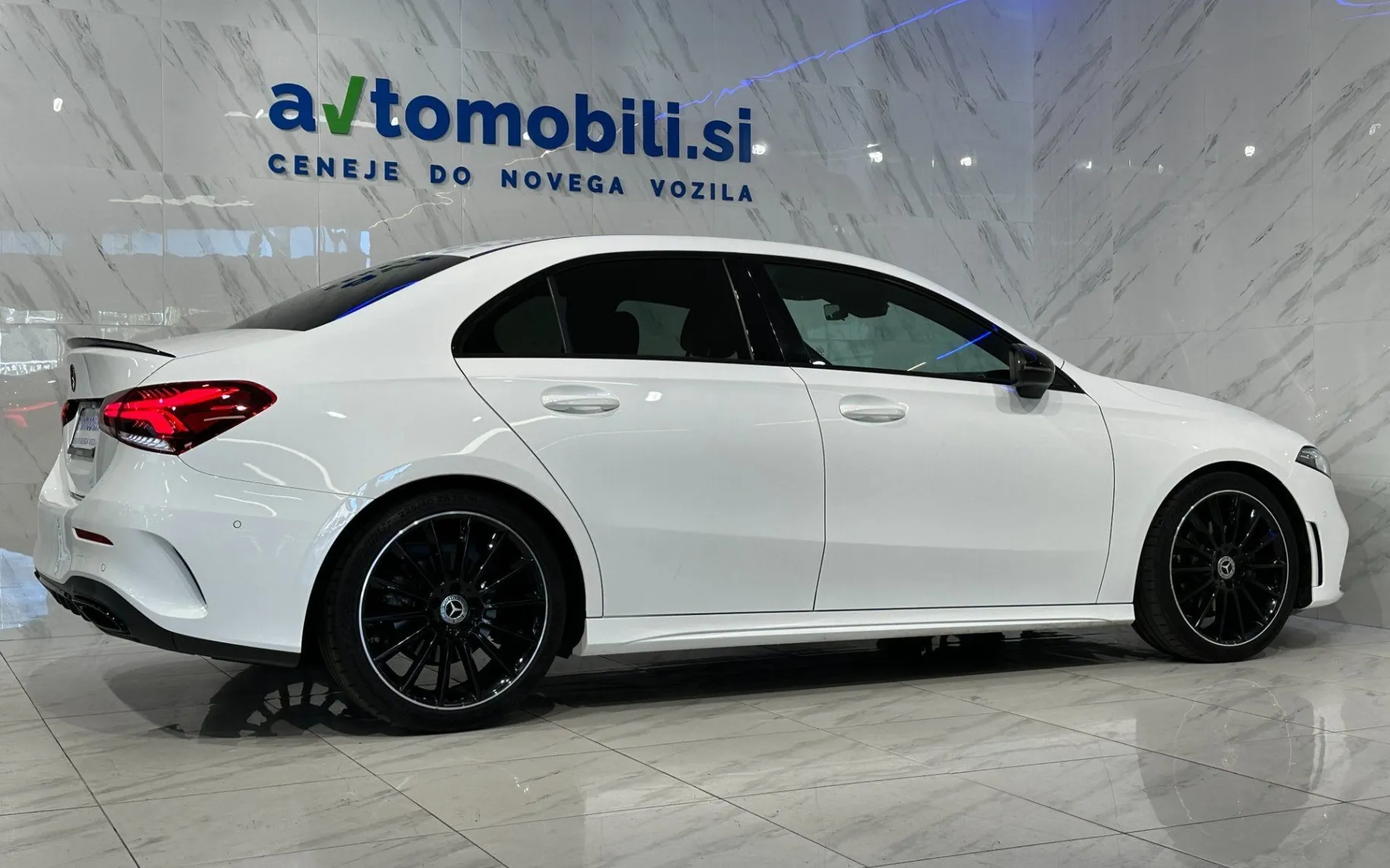Zunanja slika - Mercedes-Benz A-Razred - 200 AMG Line |ACC|Kamera|Gretje|AmbientL|PDC|SLO| - 6