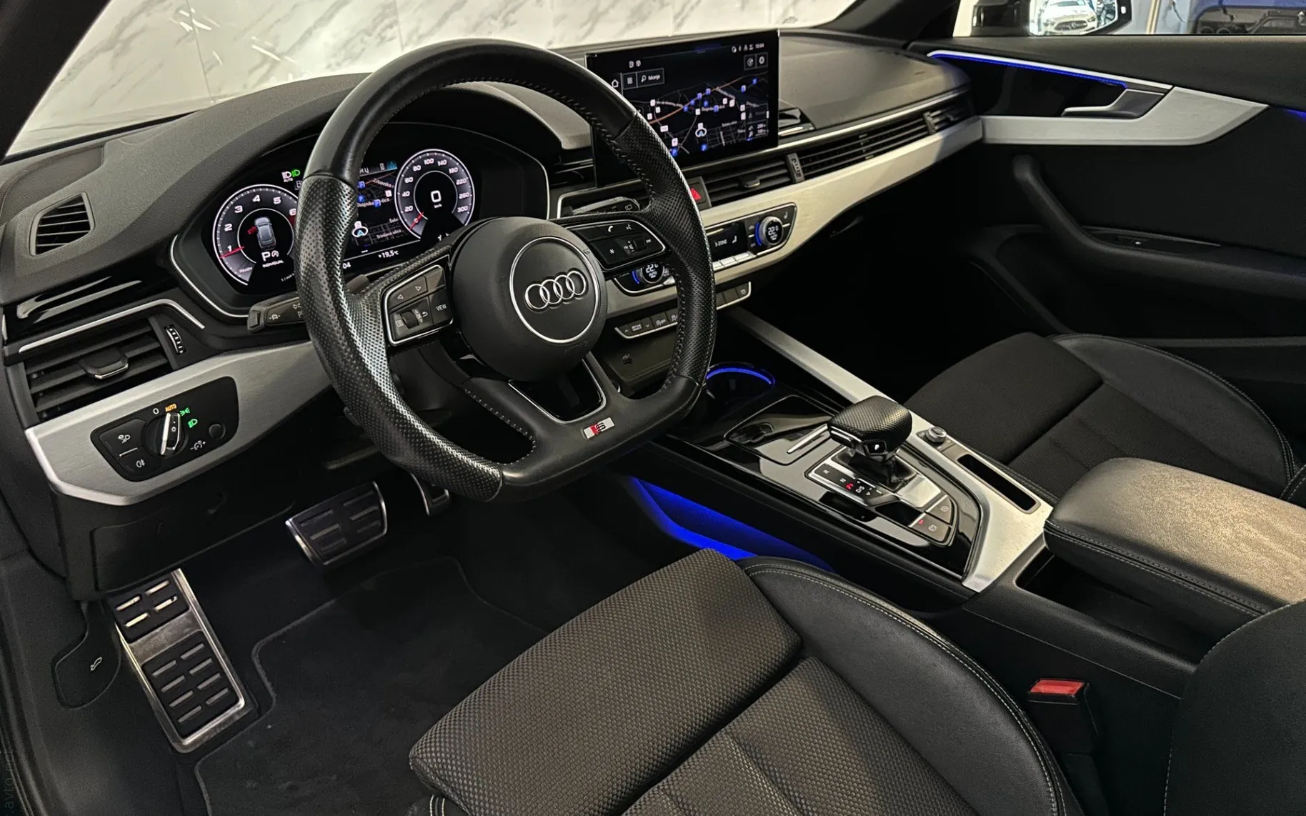 Notranja slika - Audi A4 Avant - 35 TFSI |S-Line|Matrix|Kamera|ACC|Gretje|Virtual|. - 8