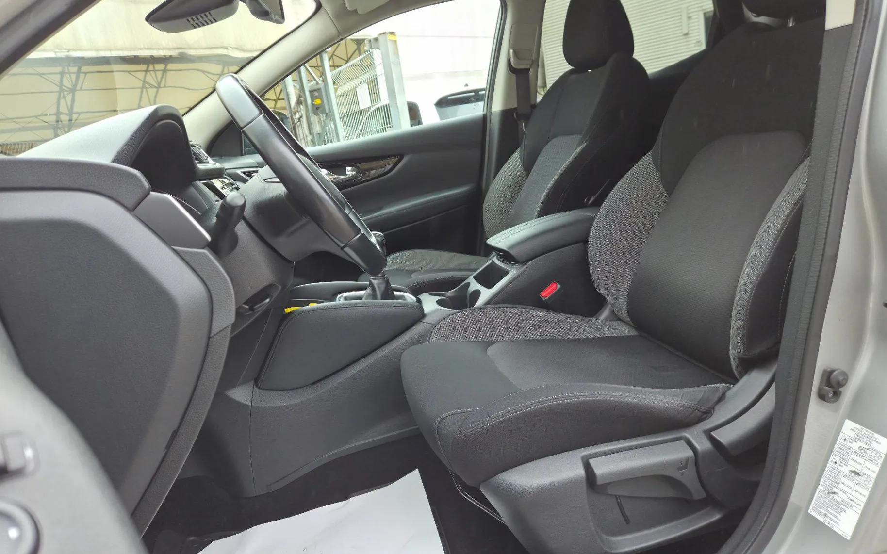 Zunanja slika - Nissan Qashqai - 1.3 DIG-T 140 Tekna 1.LASTNIK SLO.POREKLO - 9