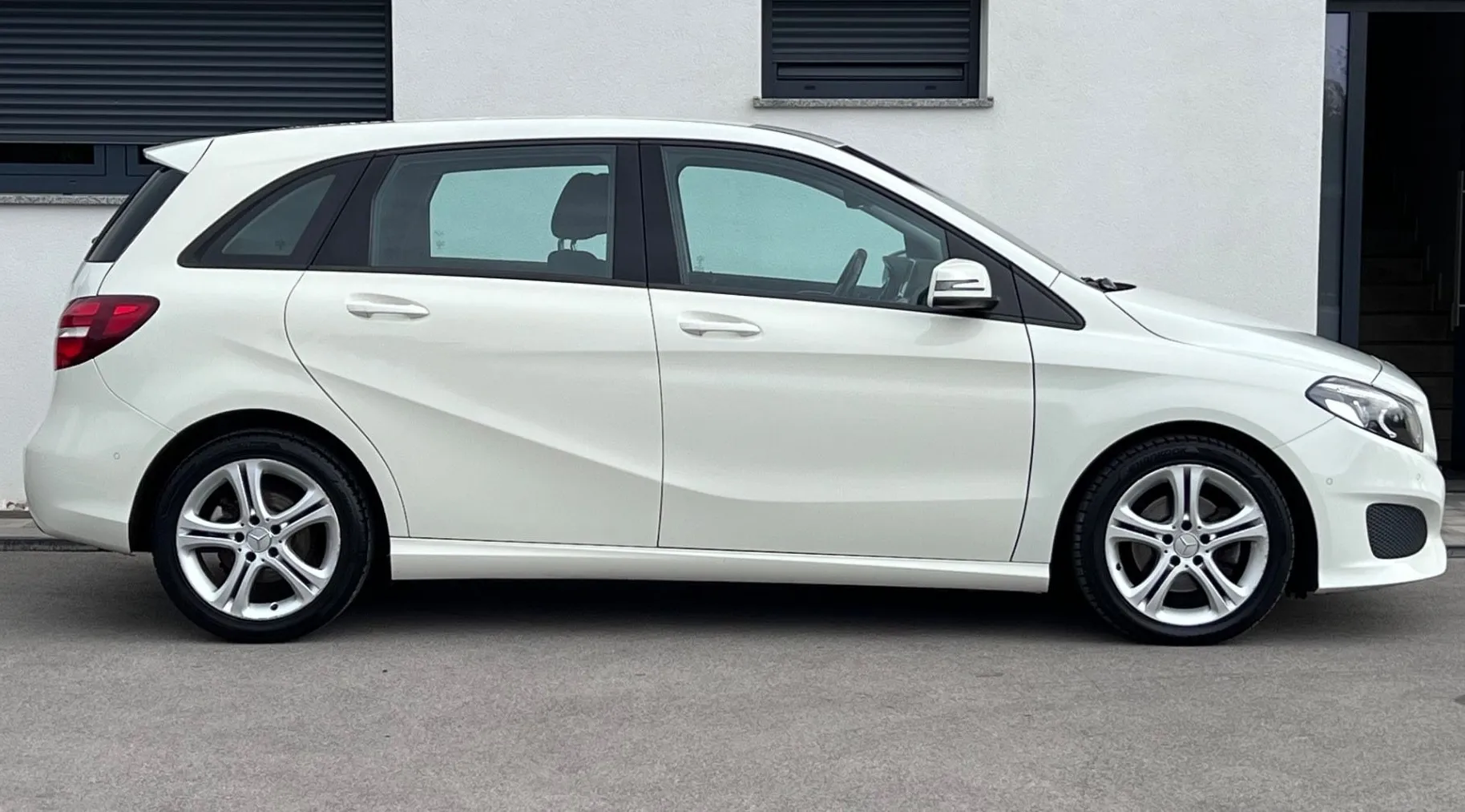 Zunanja slika - Mercedes-Benz B-Razred - 200d+NAVI+ACC+F1+ALU+PDC - 4