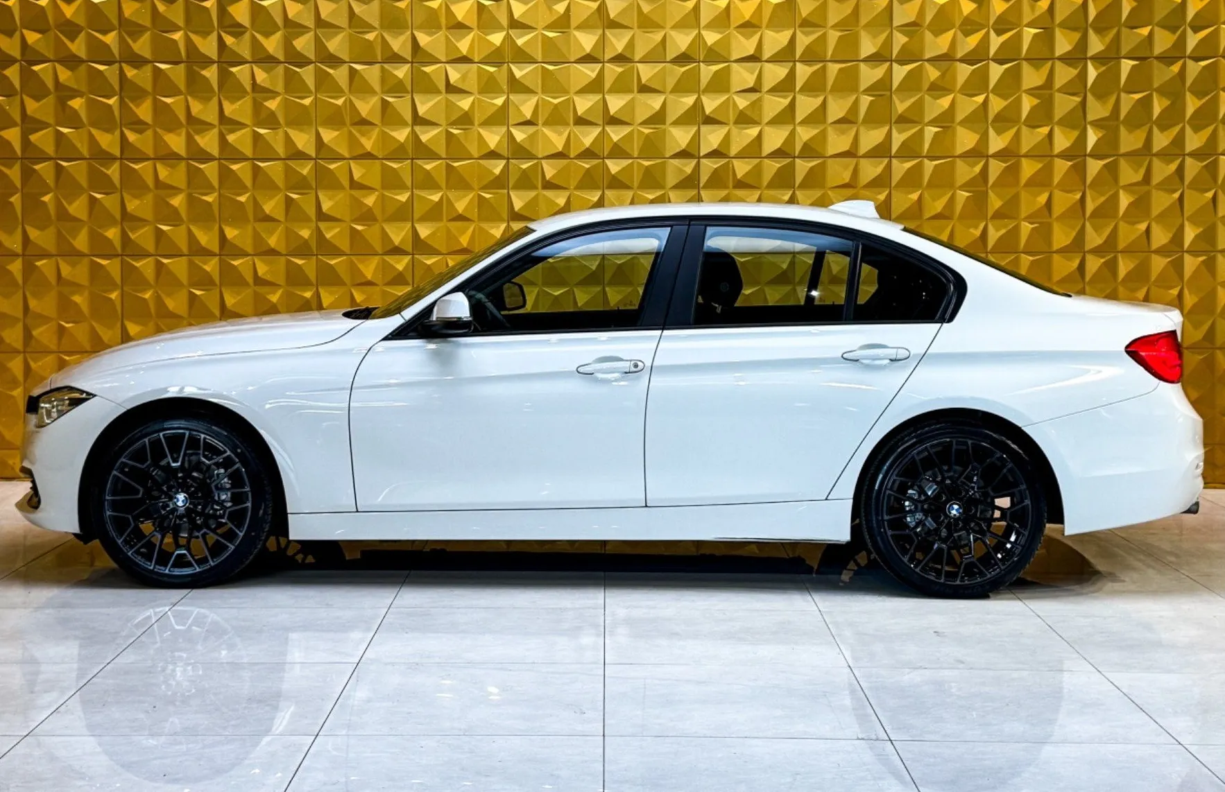 Zunanja slika - BMW Serija 3 - : 316d AUT. LED-KLJUKA-TEMP-MULTIFUNKCIJA - 6