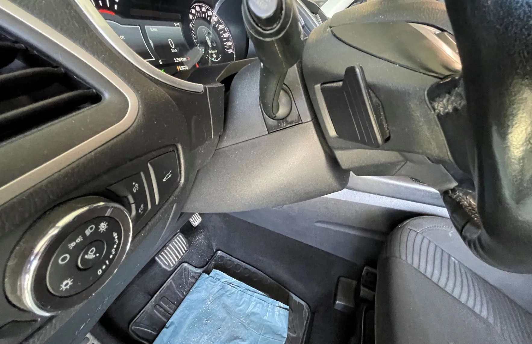 Zunanja slika - Ford S-MAX - 2.0 TDCi  Powershift NAVI.PDC.KAMERA.OGR.SEDEŽ - 9