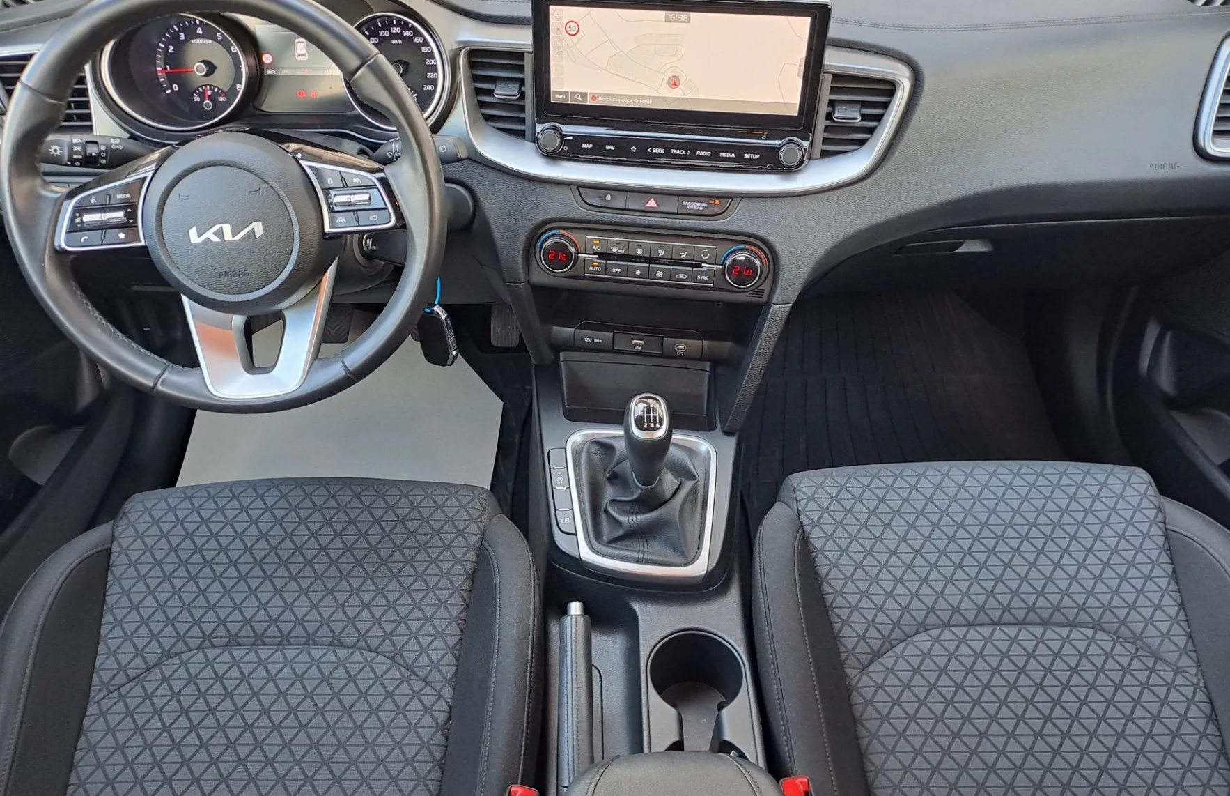Zunanja slika - KIA Ceed - 1.0 T-GDI LX Champion+ ISG - 10