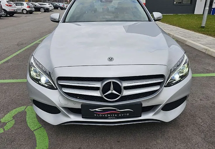 Zunanja slika - Mercedes-Benz C-Razred - C 2.2d AVANTGARDE|FuLED|Usnje|kamera|NAVI|Panorama - 2
