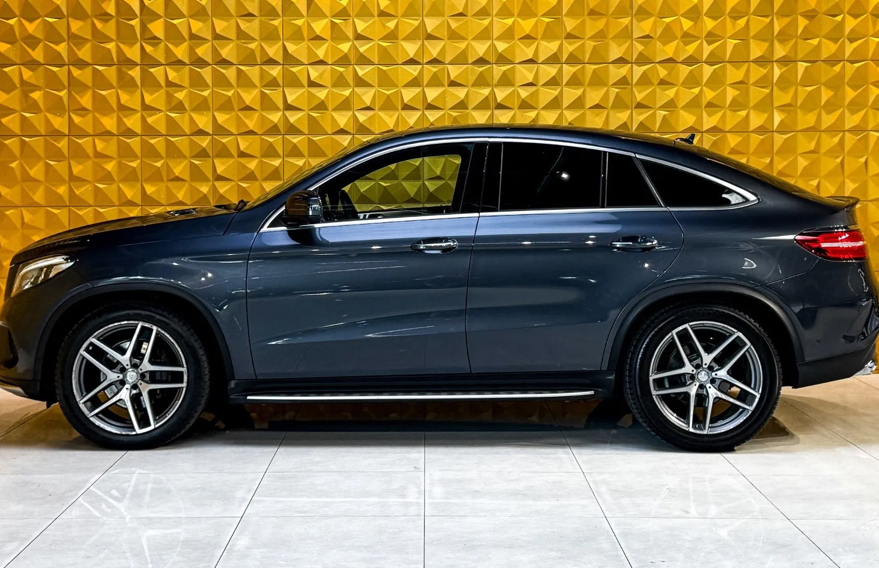 Zunanja slika - Mercedes-Benz GLE-Razred - GLE coupe AMG 350d 4MATIC-HLAJENJE-ZRACNO-360-HARMAN - 6