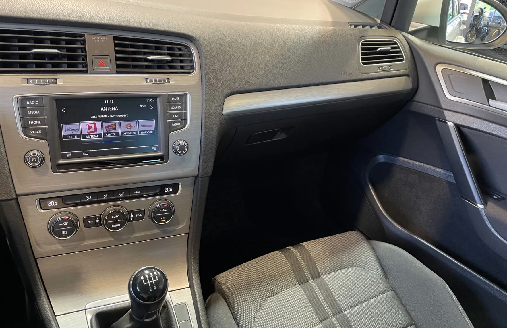 Zunanja slika - VW Golf - 1.LASTNIK-R LINE-PANORAMA-KAMERA-LED-TEMPOMAT-ALU - 13