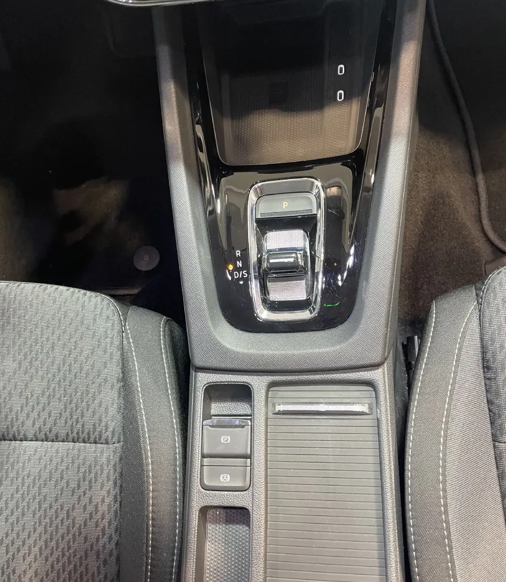 Zunanja slika - Škoda Octavia - 1.LASTNIK-RADAR-VIRTUAL-KEYLESS-NAVIGACIJA-MEMORY - 17