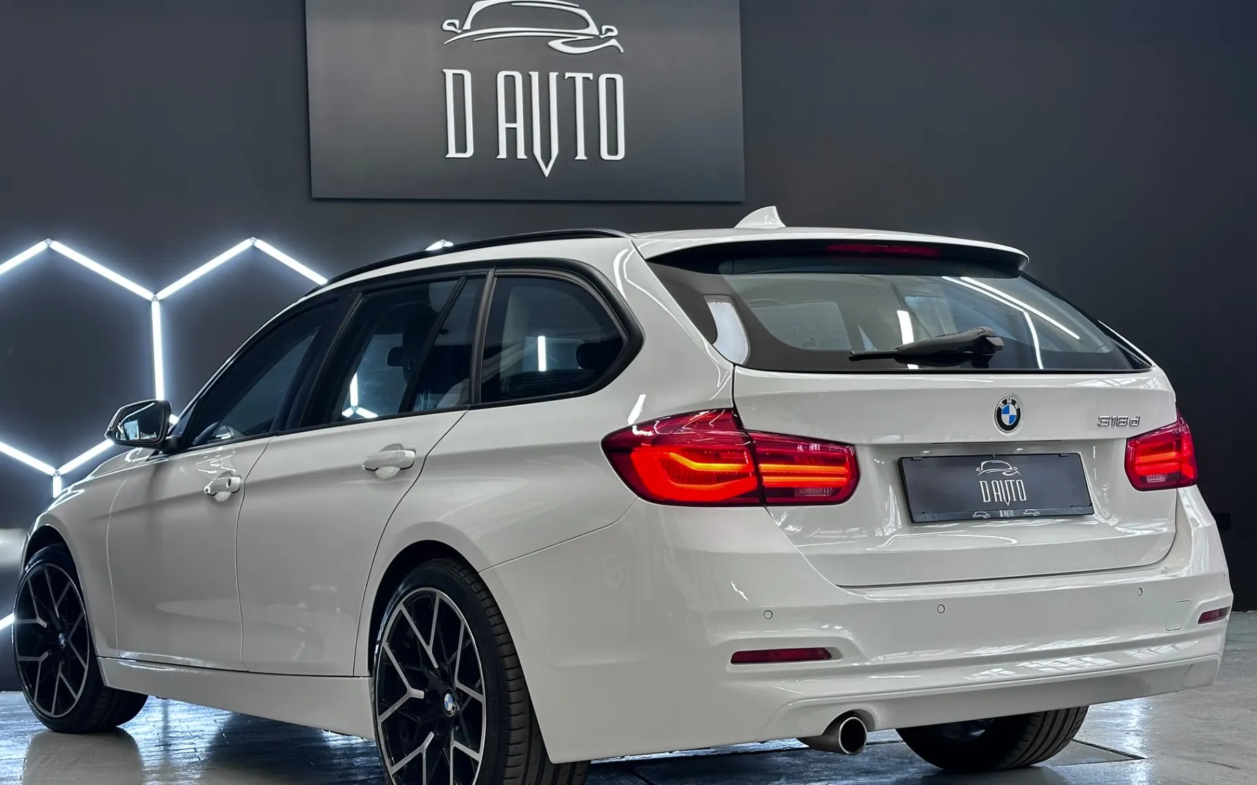 Zunanja slika - BMW serija 3 Touring: - serija 3  318d AT+NAVI+LED+SAMO 122000km - 6