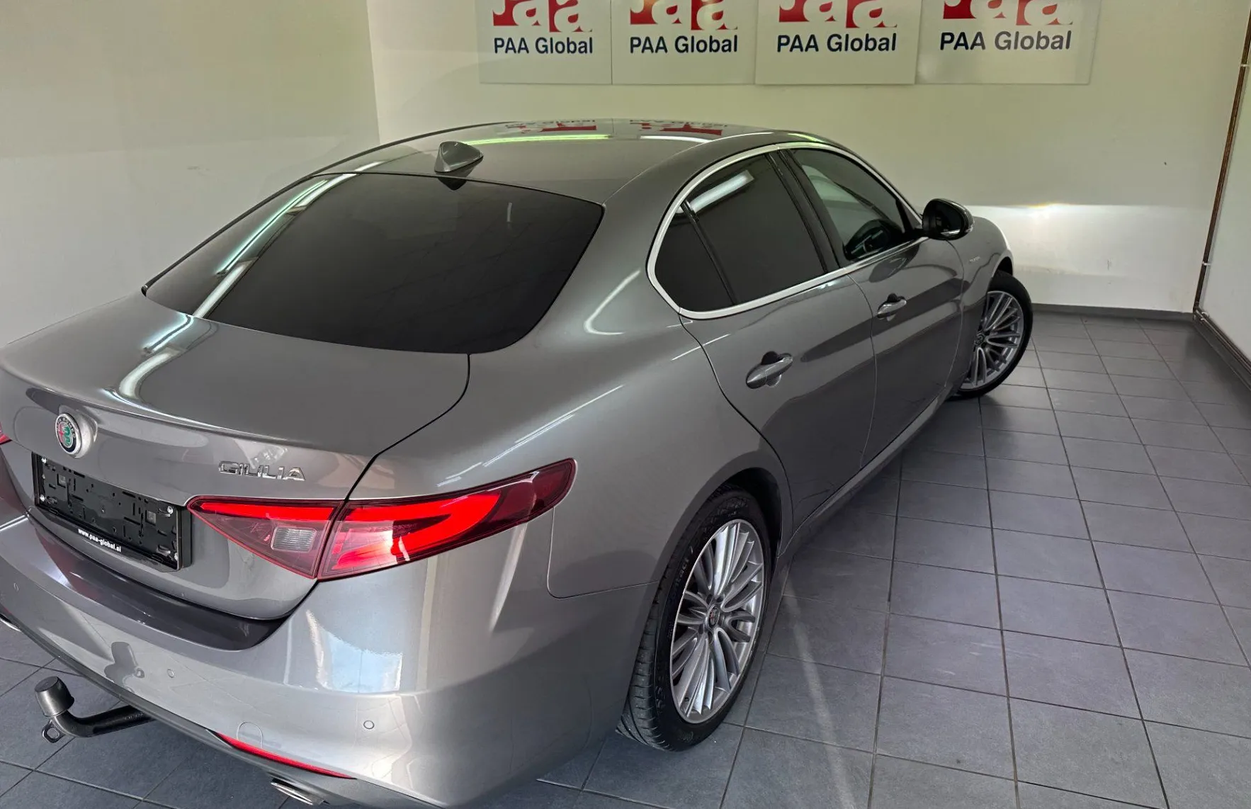 Zunanja slika - Alfa Romeo Giulia - 2.2 Multijet 190 Avt.NEMŠKA.KAMERA.USNJE.140 KW - 3