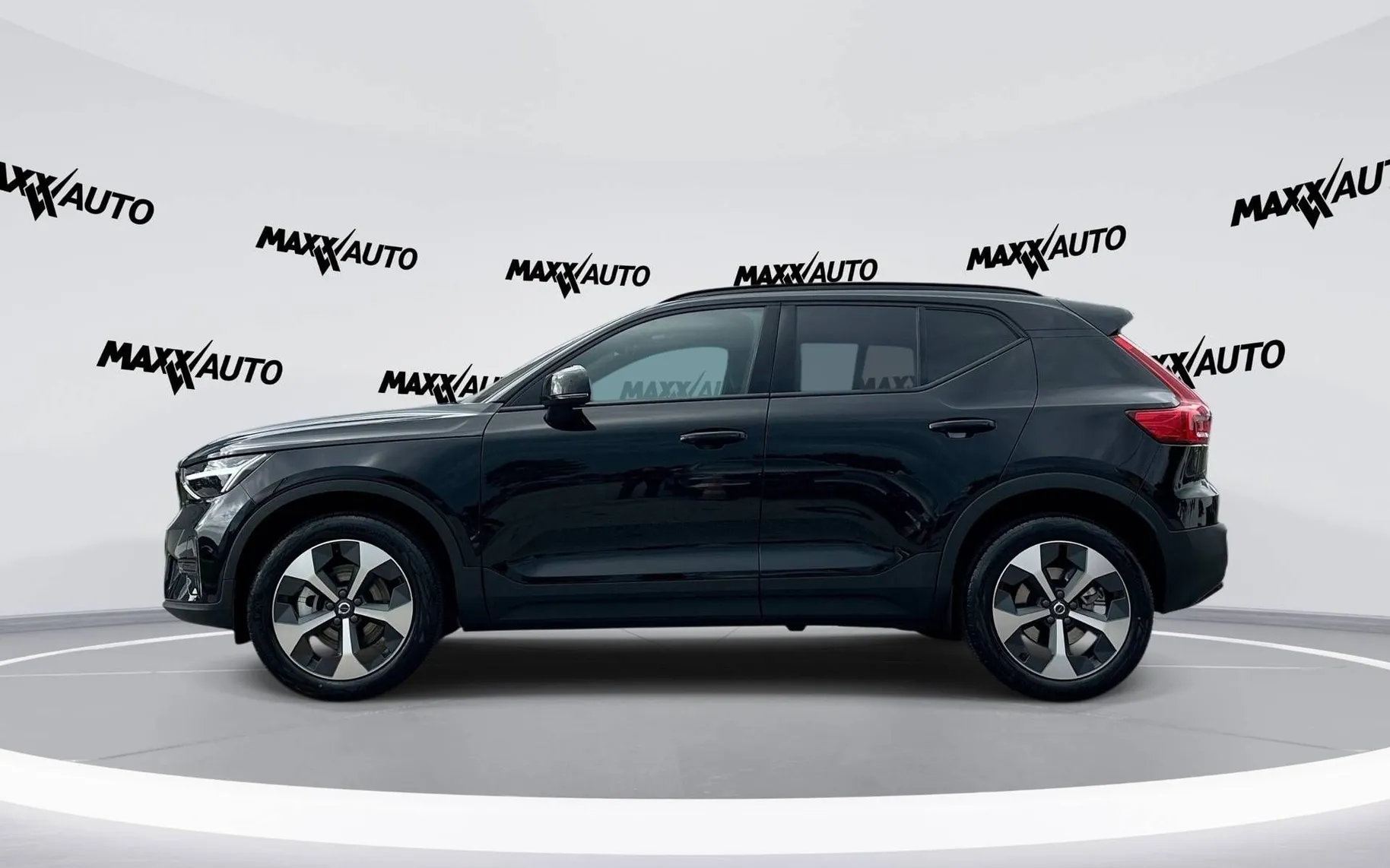 Notranja slika - Volvo XC40 - B3 P Plus Dark Avt. - 8