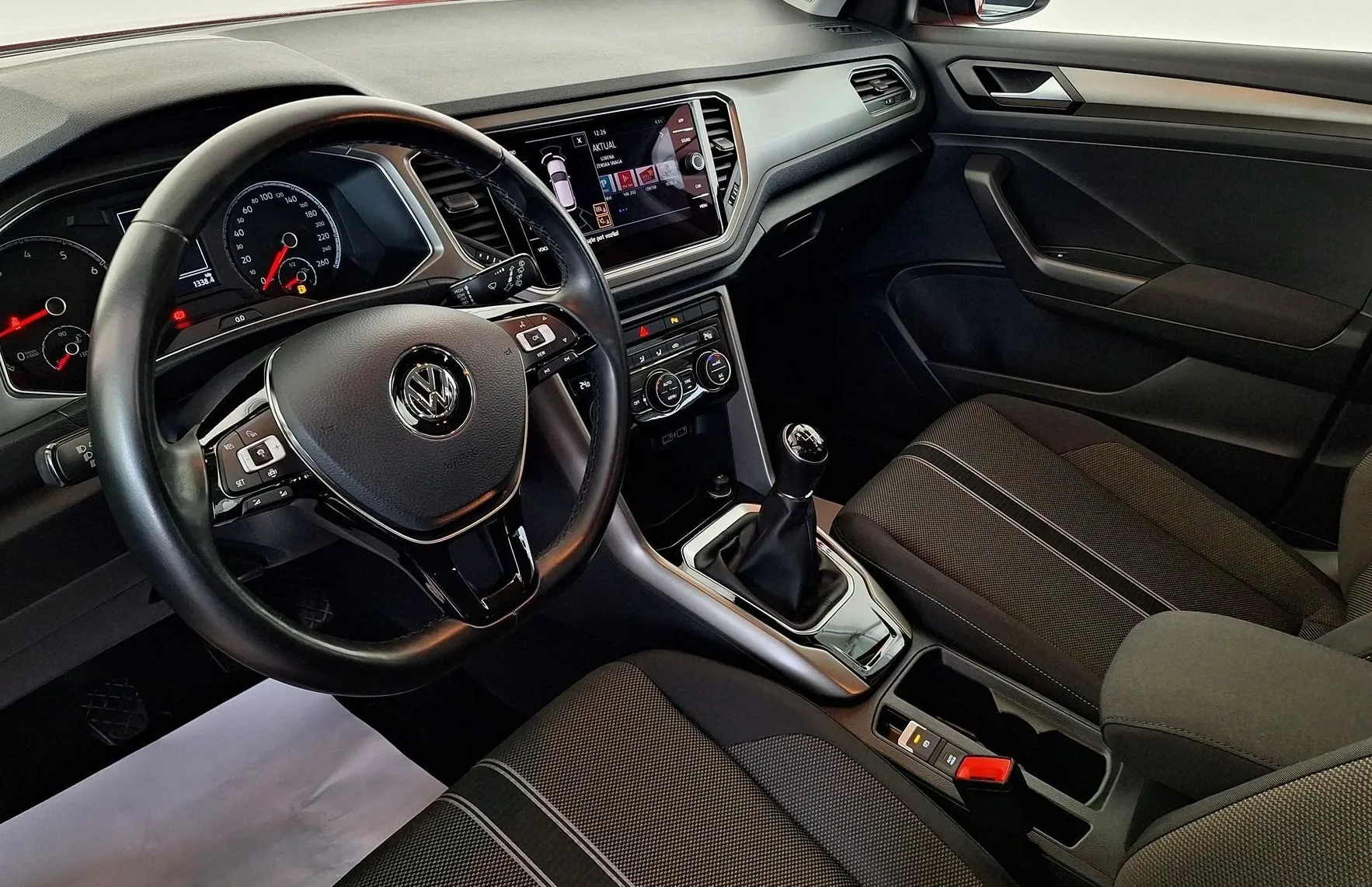 Zunanja slika - Volkswagen T-Roc - 1.0 TSI Style•PARK.SENZORJI•ACC•MRTVI KOTI•SLO•... - 11