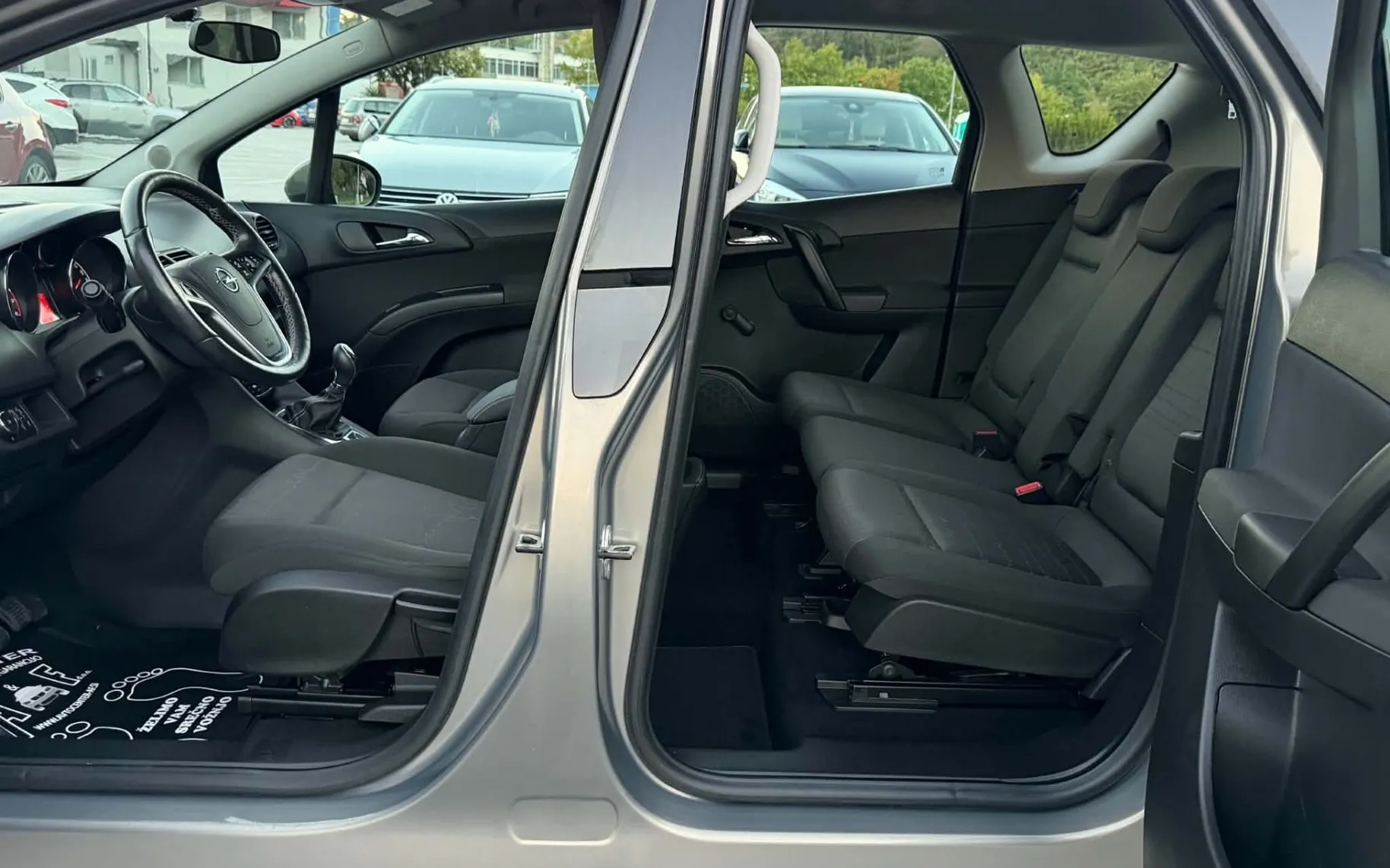 Notranja slika - Opel Meriva - 1.4-COSMO-124.000km-KREDIT BREZ POLOGA-ODLIČEN- - 10