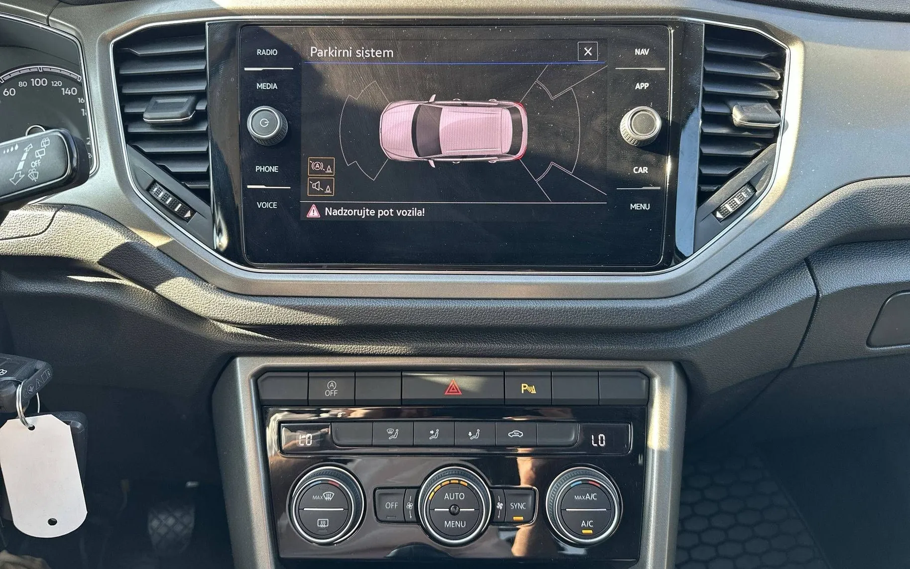 Notranja slika - Volkswagen T-Roc - 1.0 TSI BMT Style - 17