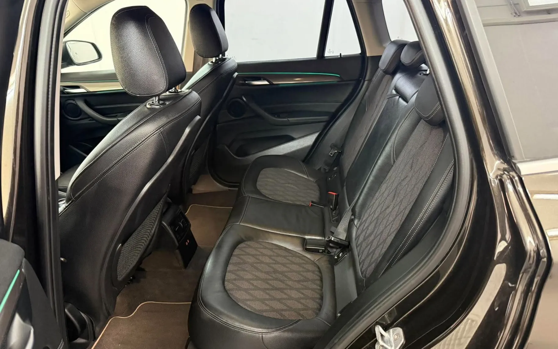 Zunanja slika - BMW X1 - sDrive18i Advantage AUT - 6