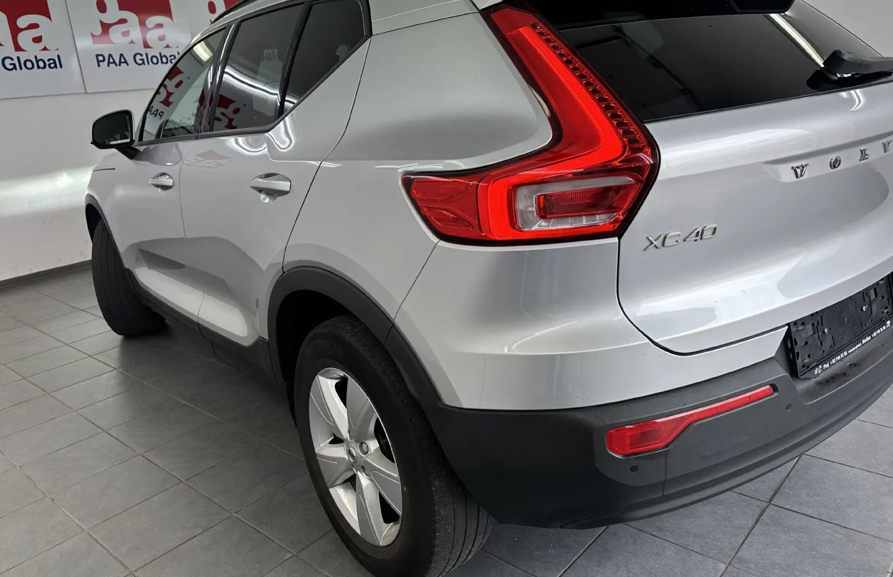 Zunanja slika - Volvo XC40 - D3 AWD Momentum Avt. KAMERA.NAVI.ALU.4X4.TOP - 4