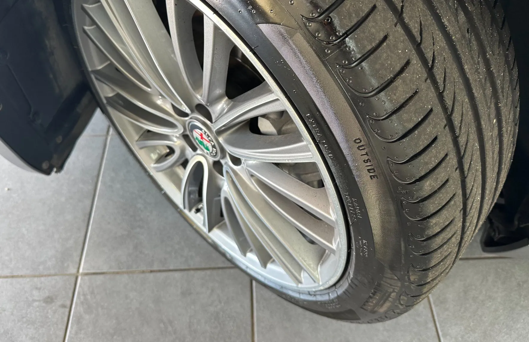 Zunanja slika - Alfa Romeo Giulia - 2.2 Multijet 190 Avt.NEMŠKA.KAMERA.USNJE.140 KW - 11