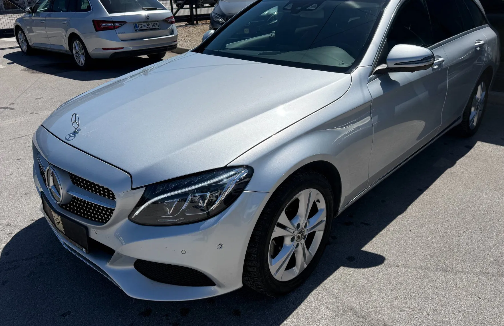 Zunanja slika - Mercedes-Benz C-Razred - C200d T PANO-FULLED-ACC-EL.PRT-NAVI-BT-360-AMBIENT - 4