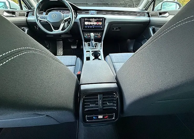 Zunanja slika - VW Passat - Variant 2.0 TDI  Business Avt.-Virt-Ass-Kam-Navi-F1- - 7