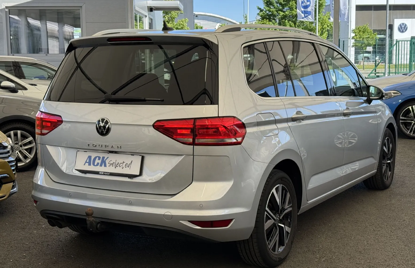 Zunanja slika - Volkswagen Touran - 2.0 TDI Highline DSG - 6