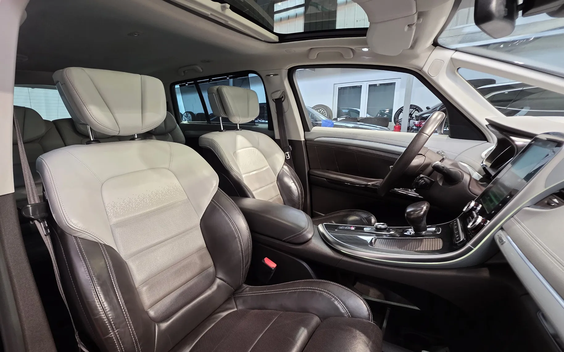 Zunanja slika - Renault Espace - dCi 160 Initiale Paris EDC SLO ACC PANO 4CONTROL LED - 17