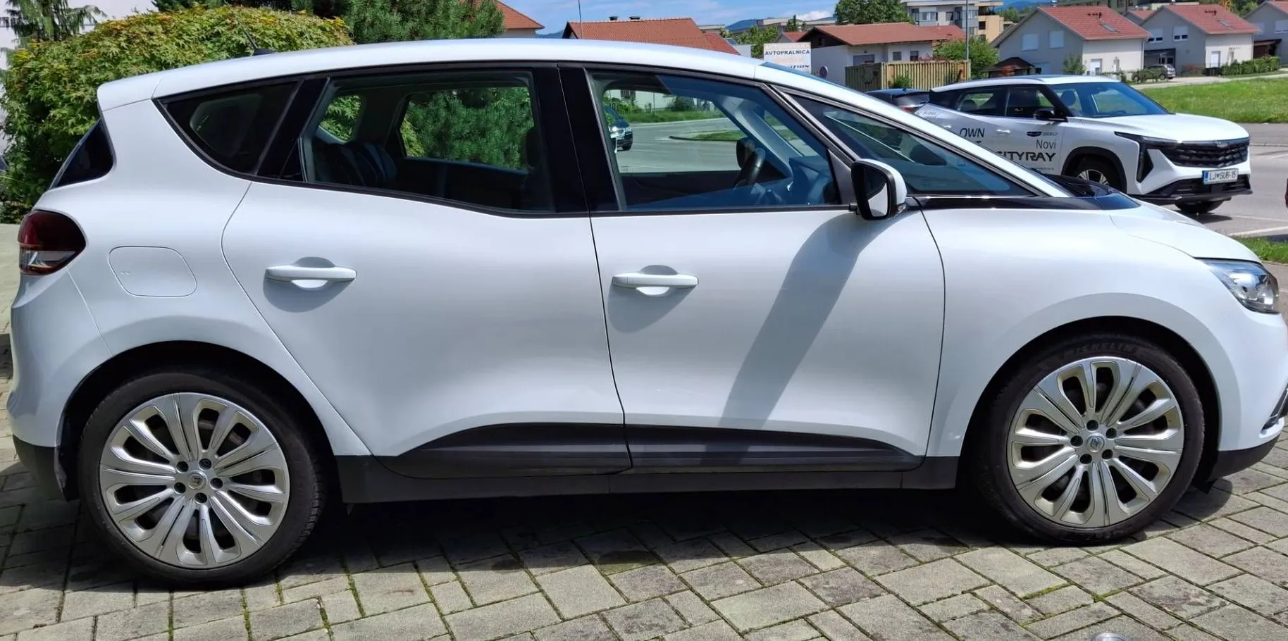 Zunanja slika - Renault Scénic - Scenic INTENS Blue dCi 120 - 4
