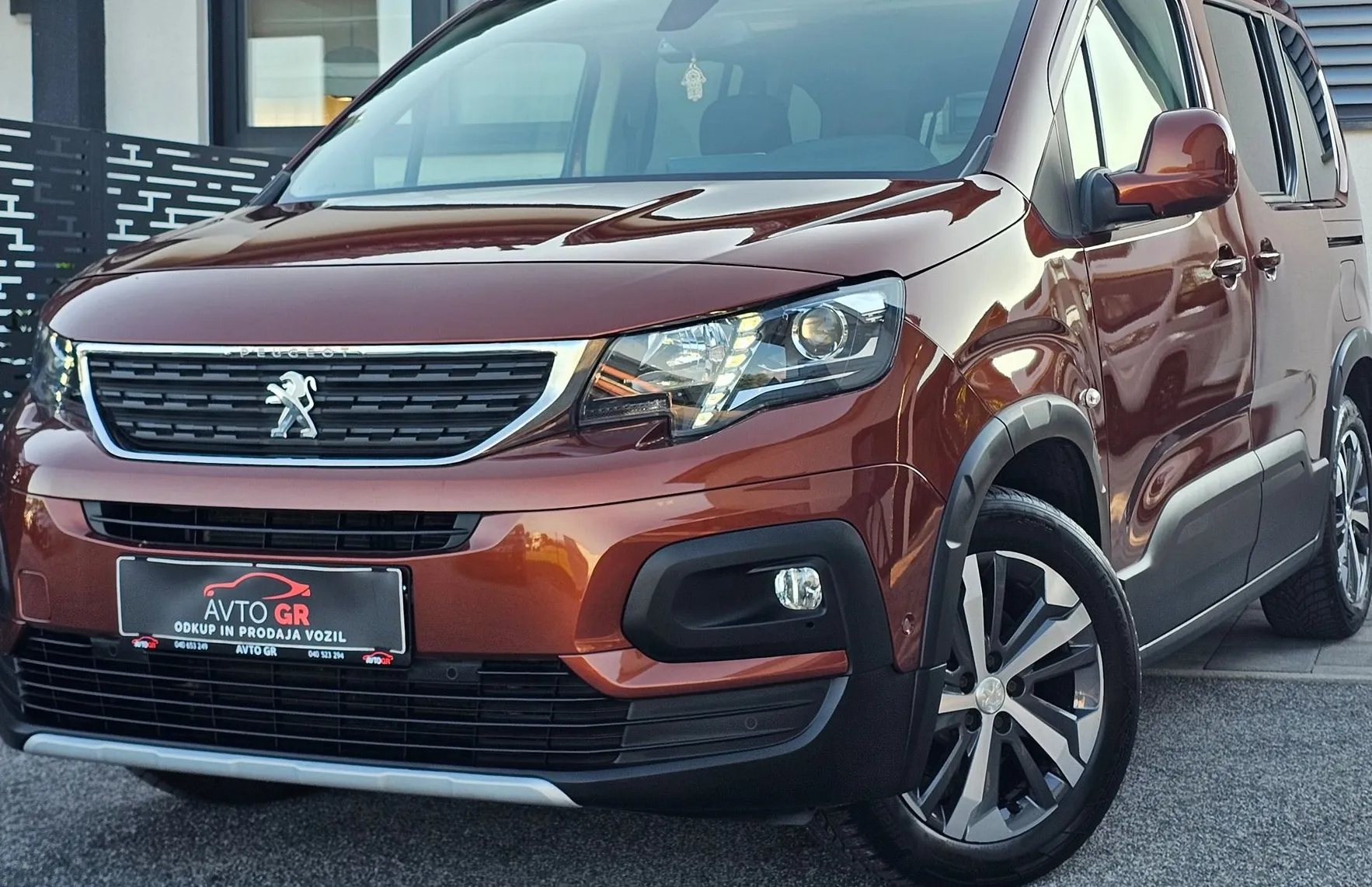 Zunanja slika - Peugeot Rifter - 1.5 HDI 130-AUT.-GT LINE-NAVI-LED-ALU-ODLIČEN- - 1